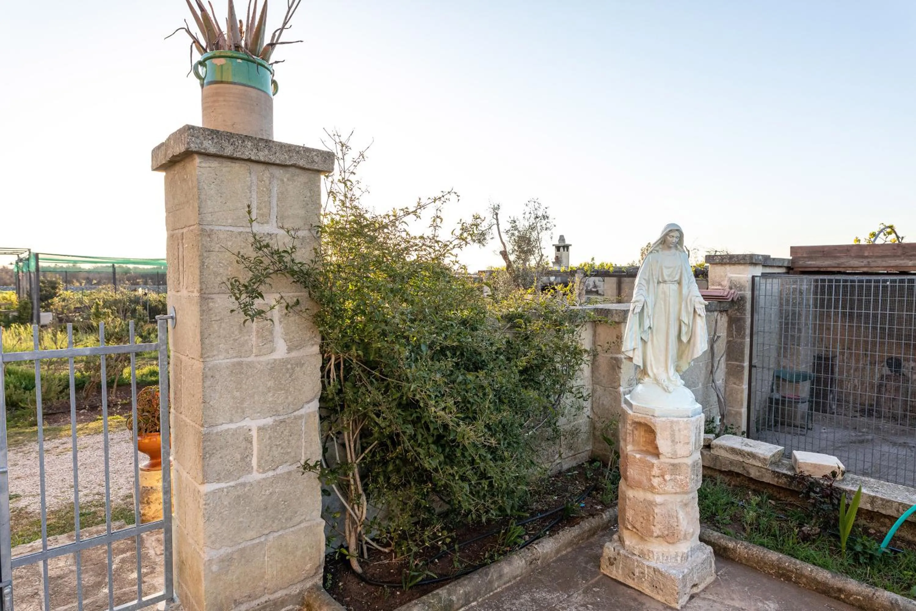 Decorative detail in Relais Borgo Segine