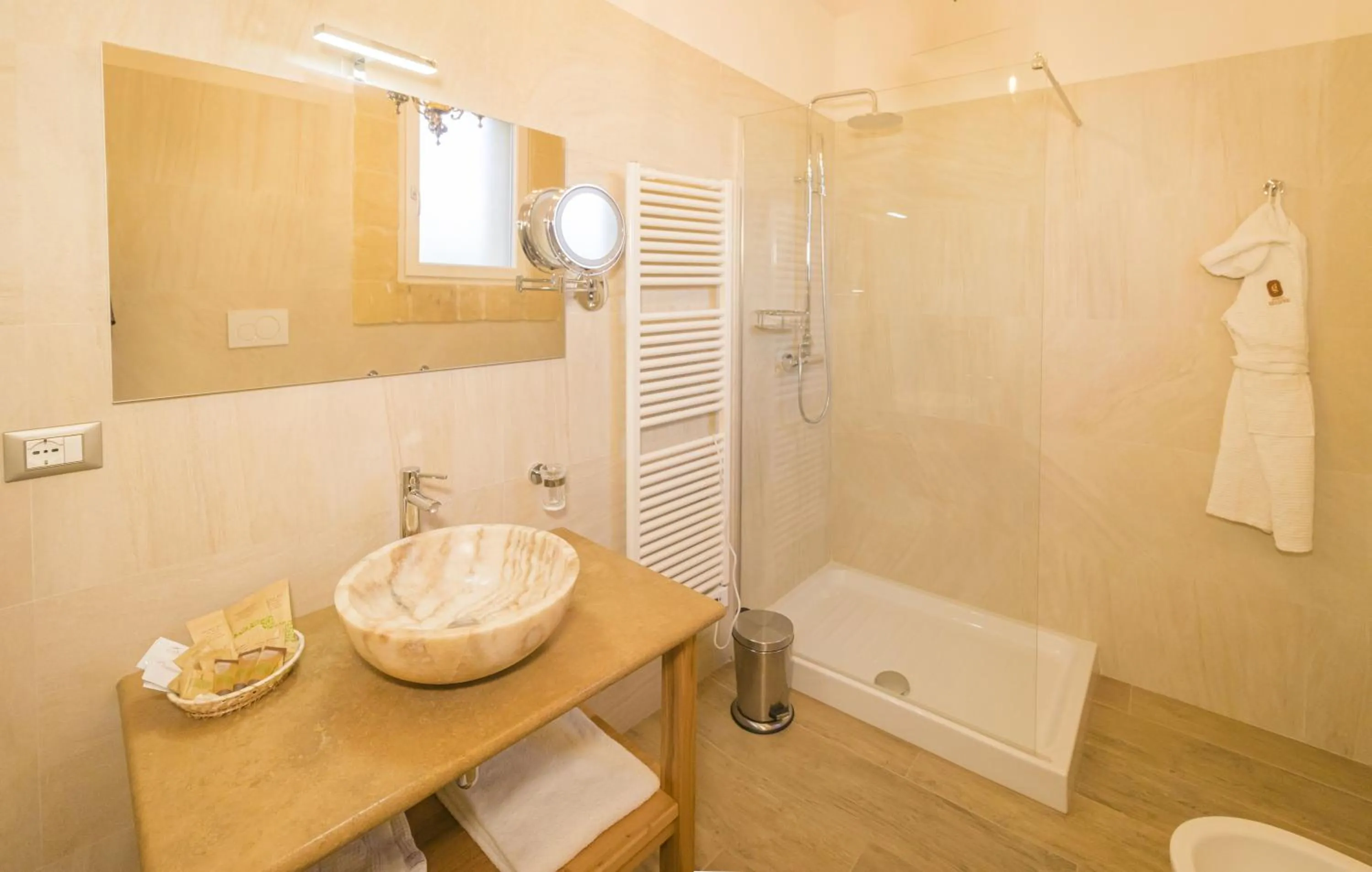 Shower in Relais Borgo Segine