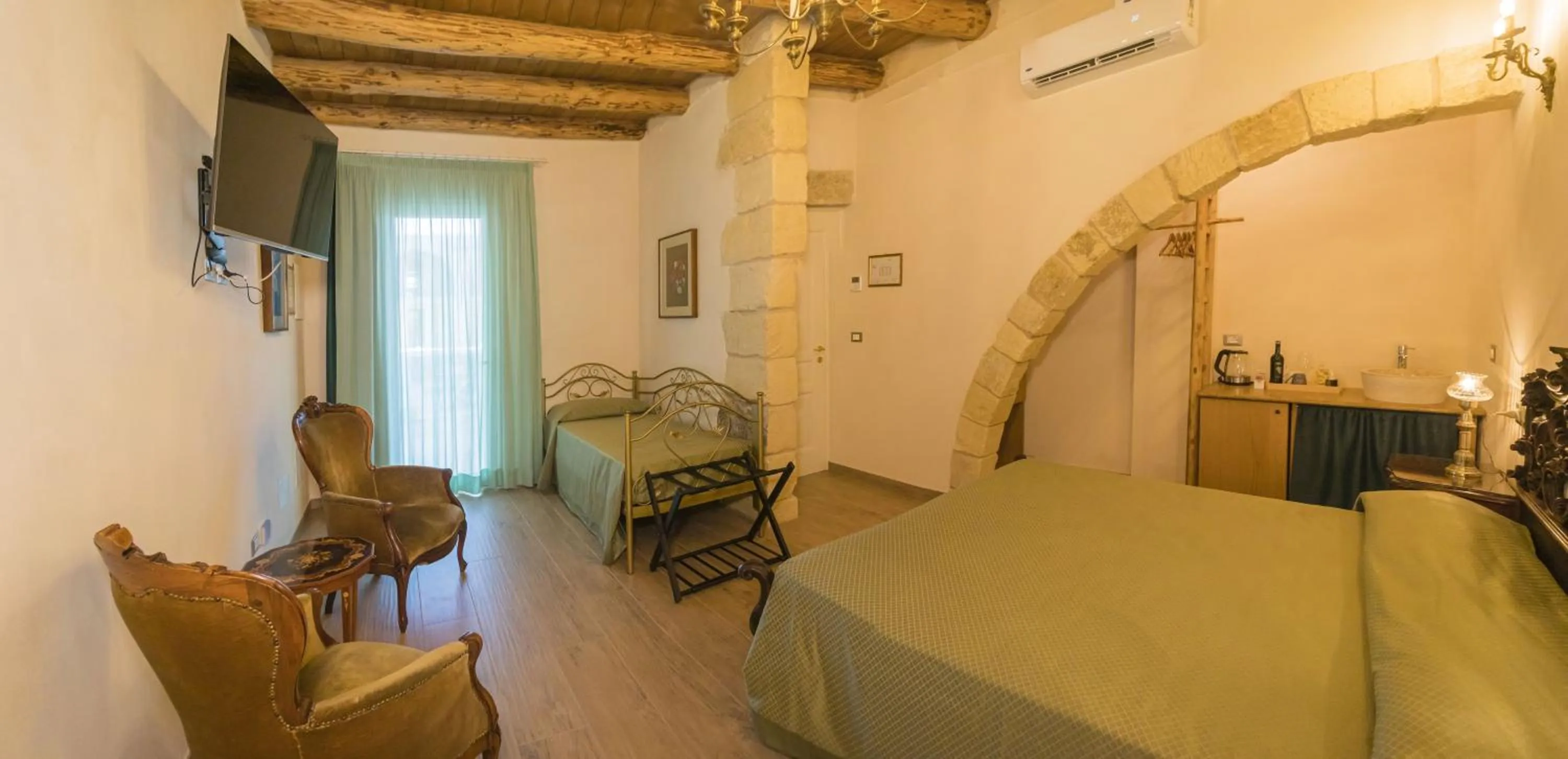 Photo of the whole room in Relais Borgo Segine