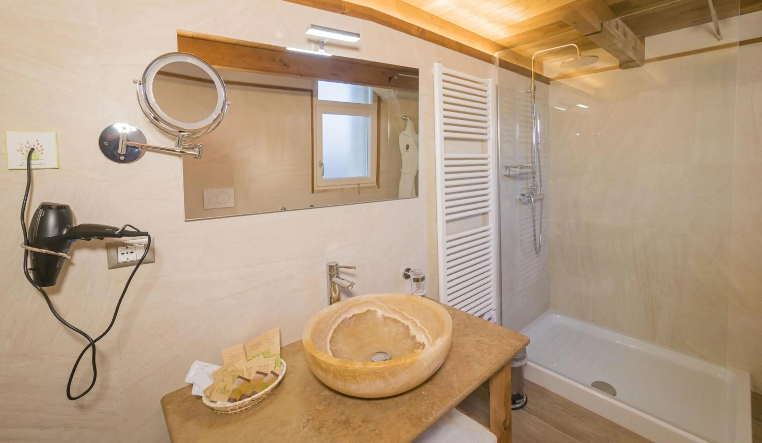 Bathroom in Relais Borgo Segine