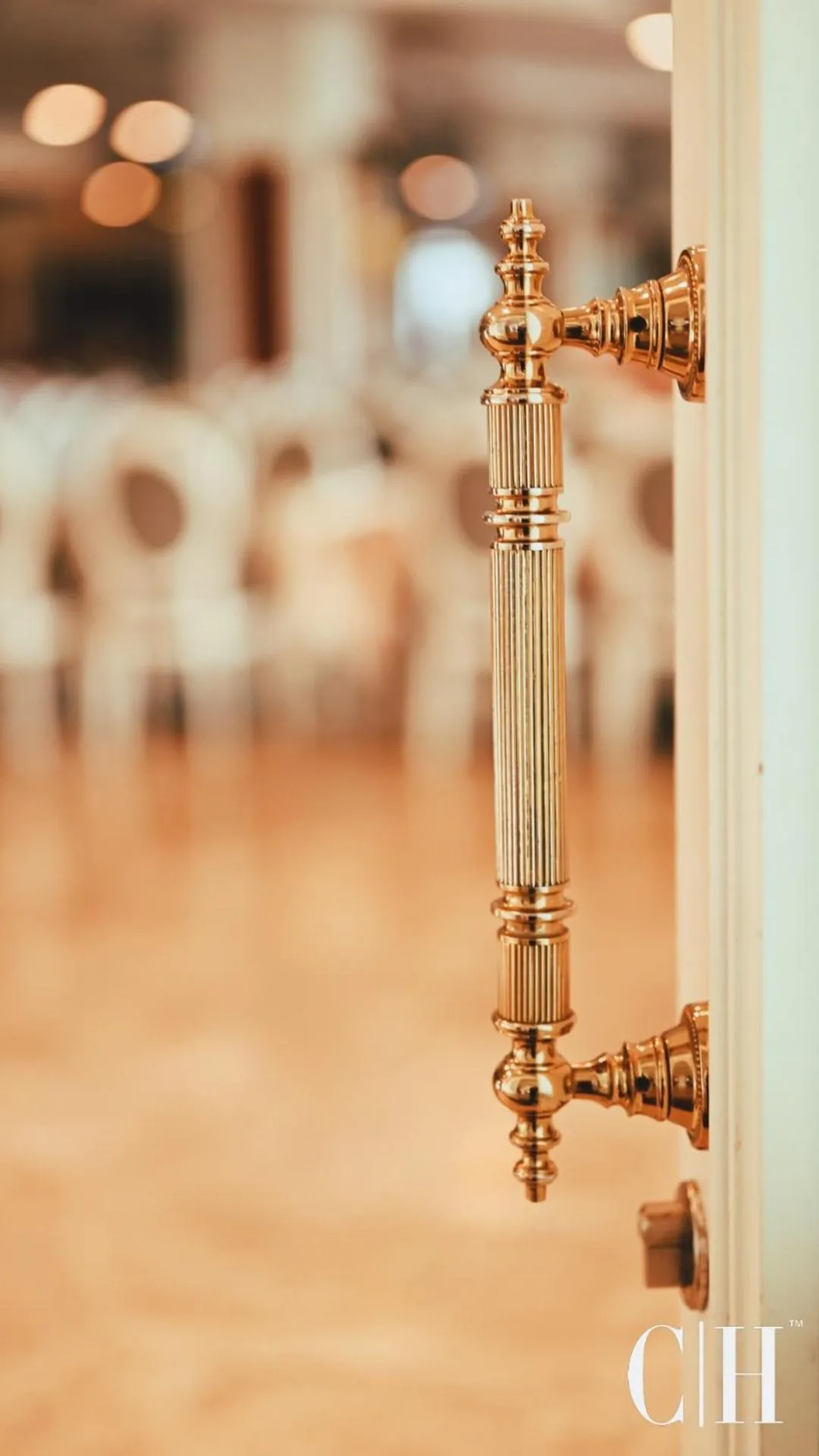 Restaurant/places to eat in Castival Hotel