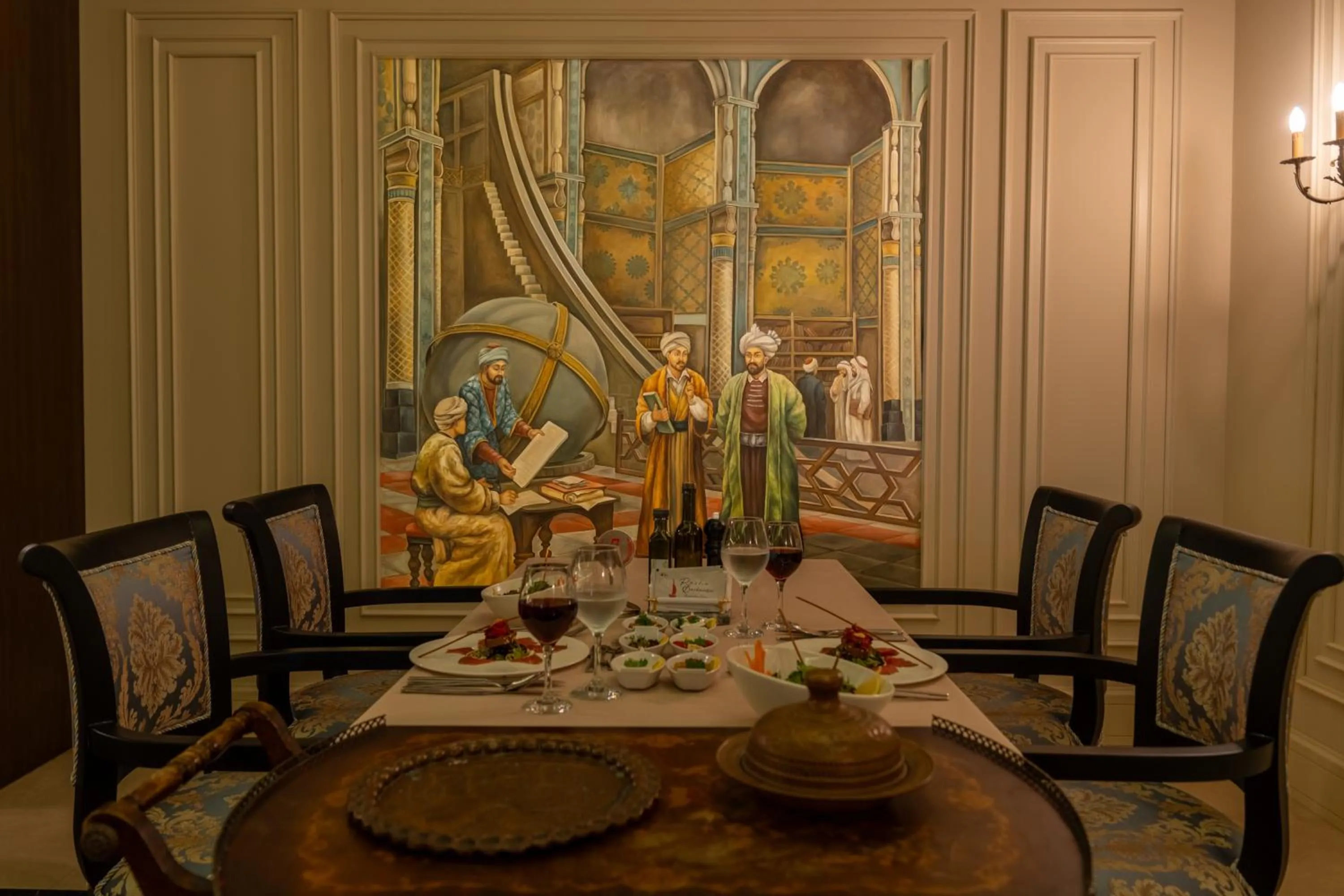 Restaurant/places to eat in Castival Hotel