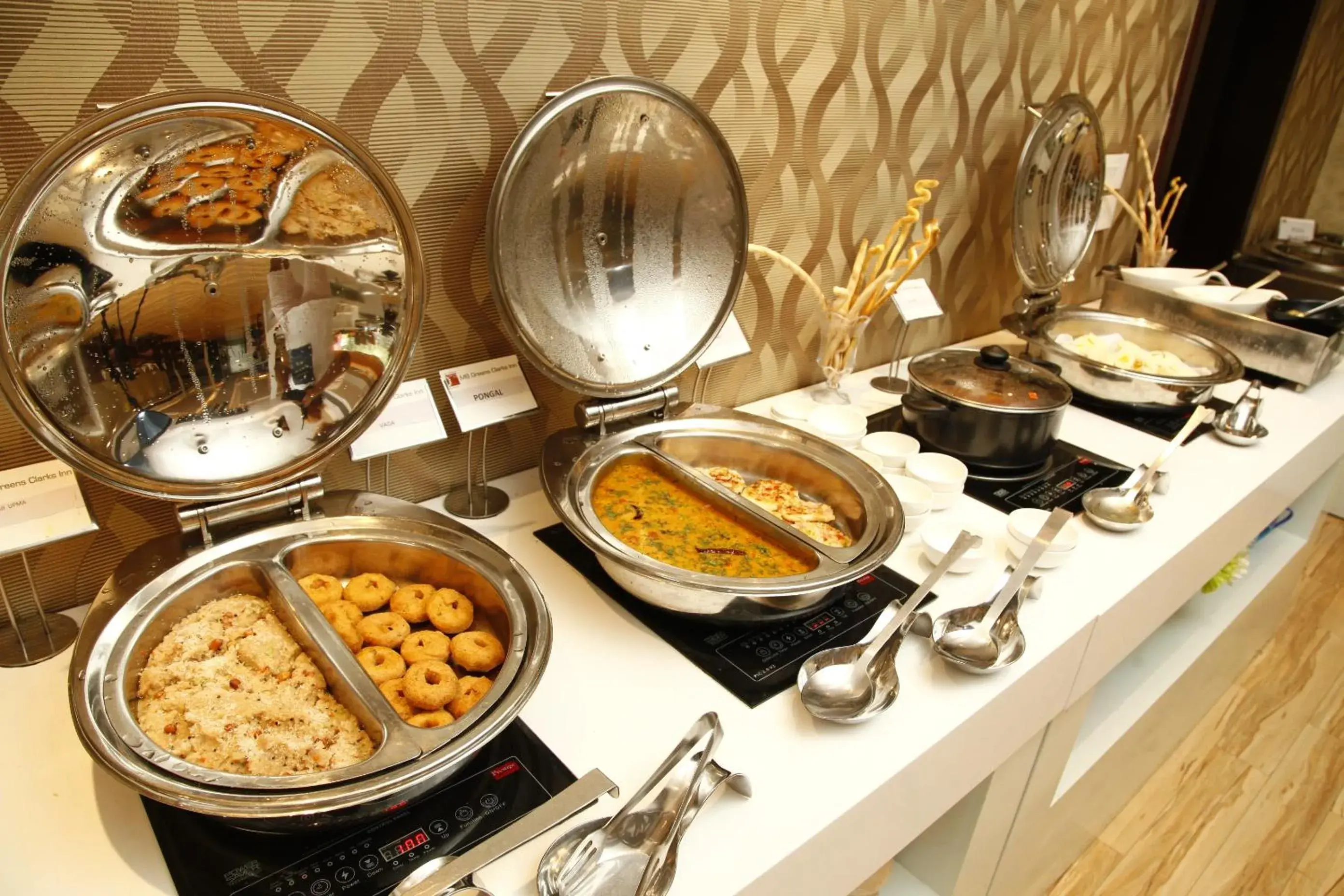 Breakfast in Jay Clarks Exotica Breakfast in Jay Clarks Exotica