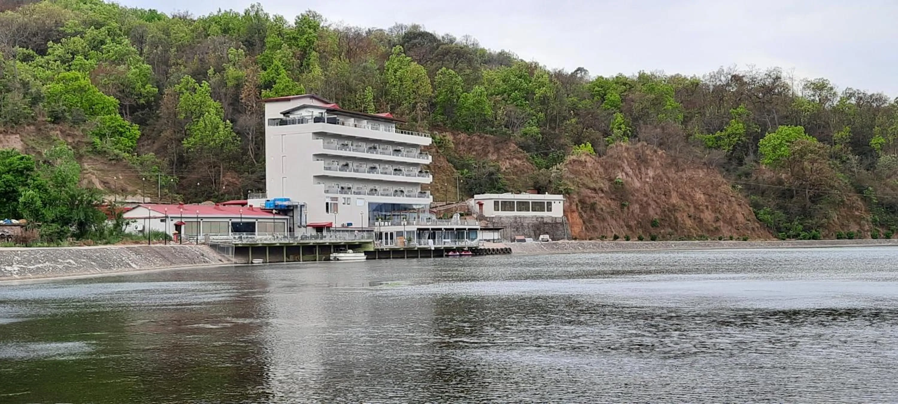 Property building in Jay Clarks Exotica