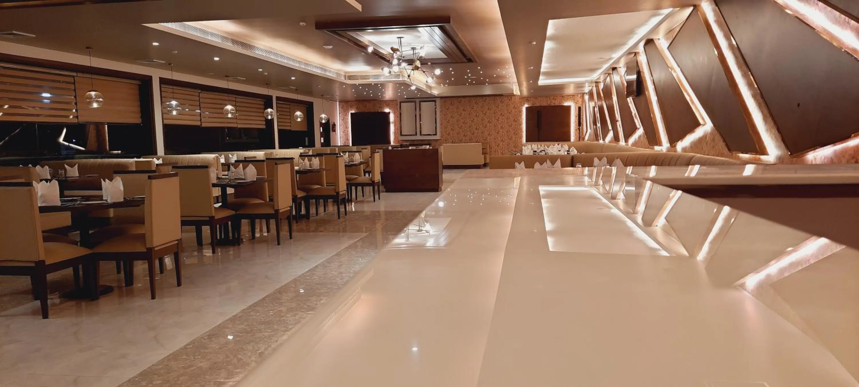 Restaurant/places to eat in Jay Clarks Exotica