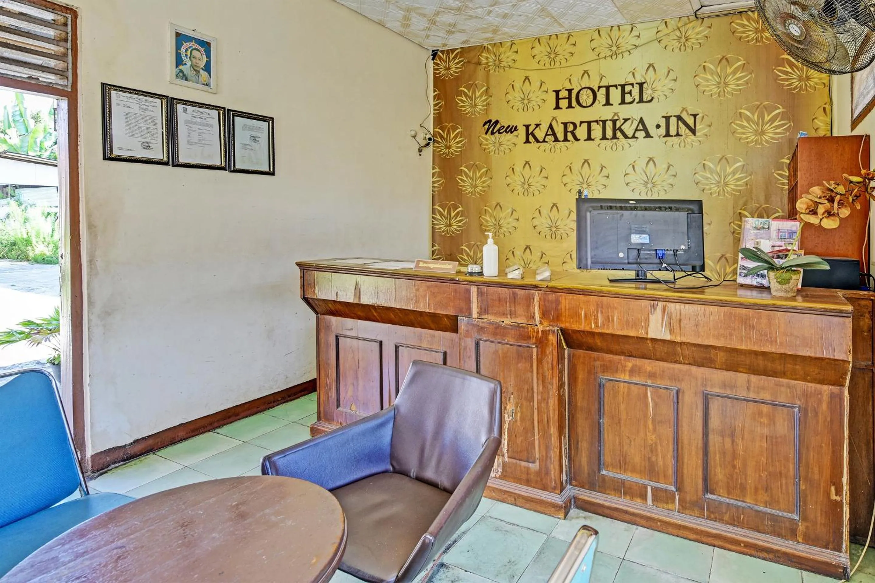 Lobby or reception in OYO 90443 Hotel New Kartika In