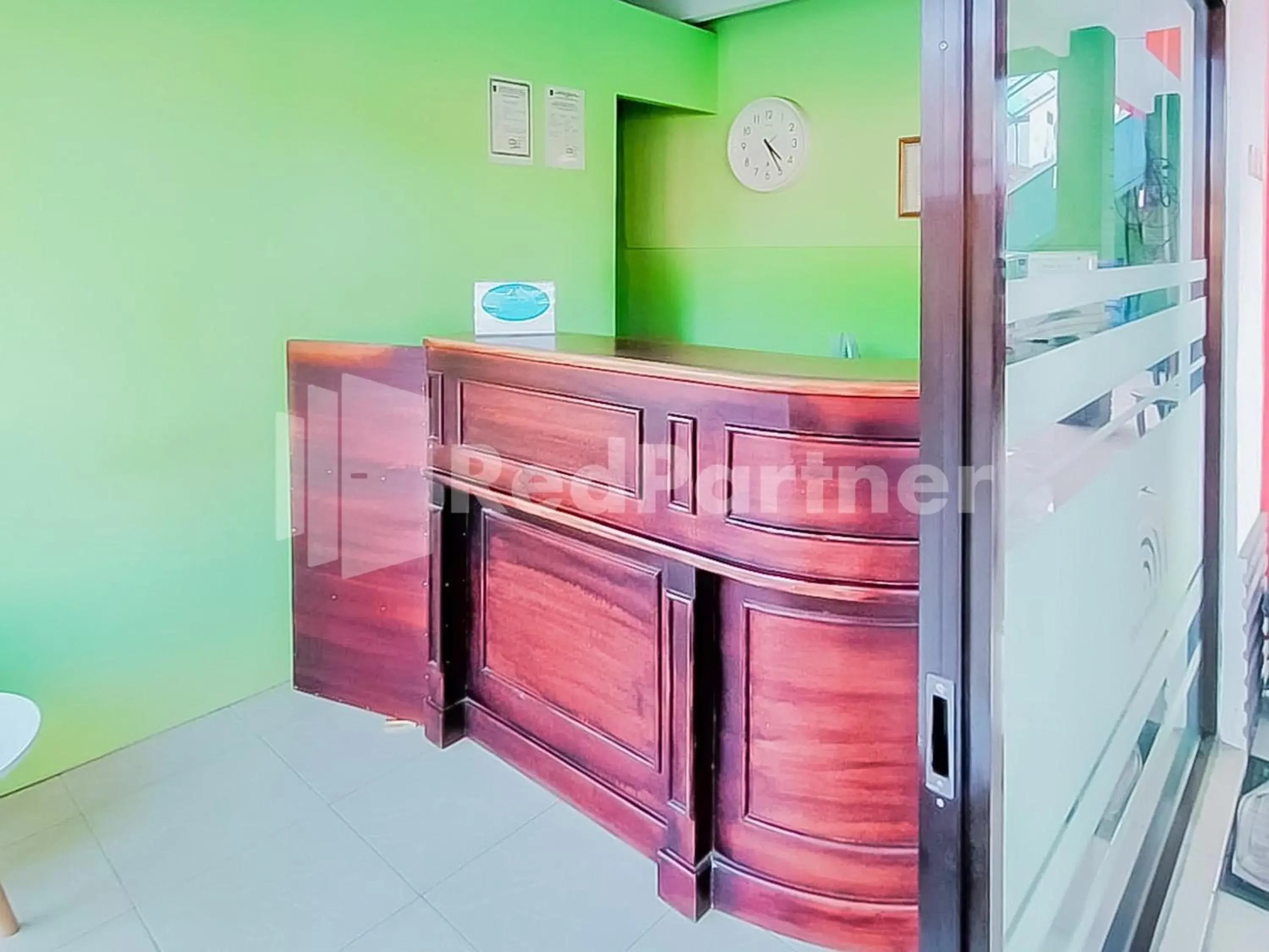 Lobby or reception in Indah Savana Hotel Mitra RedDoorz Lobby or reception in Indah Savana Hotel Mitra RedDoorz