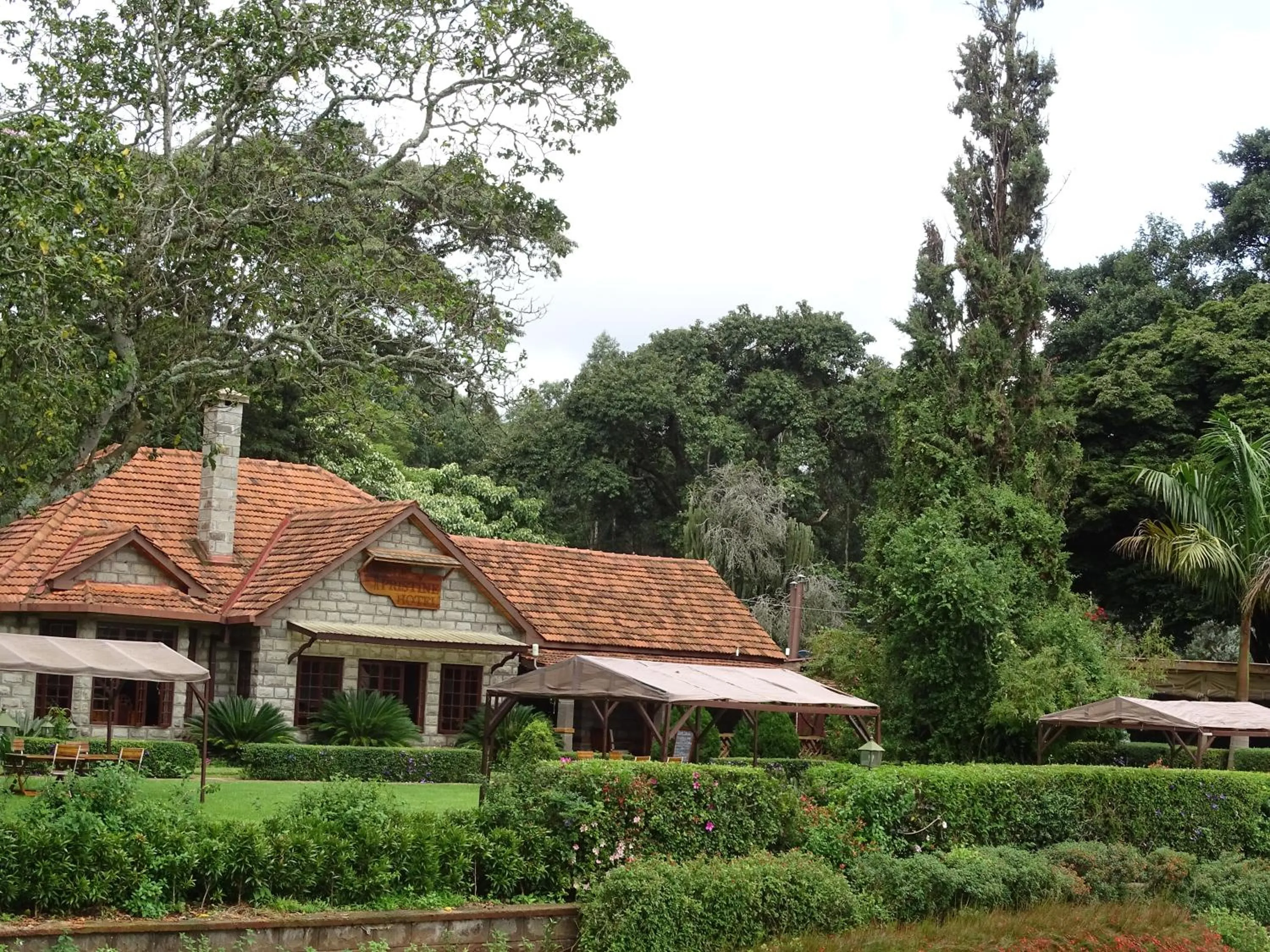 Property building in Le Pristine Wellness and Healing Hotel