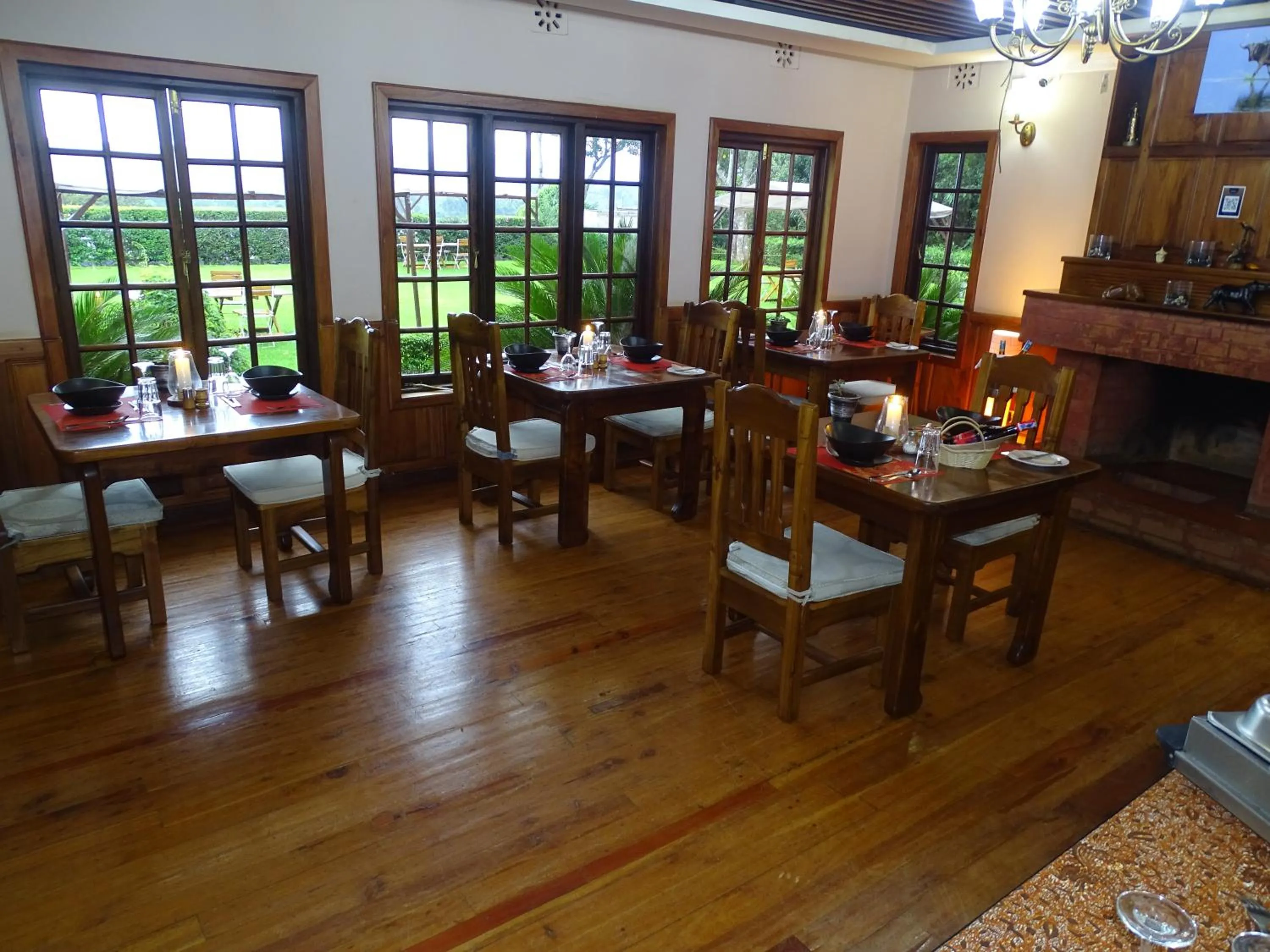 Restaurant/places to eat in Le Pristine Wellness and Healing Hotel