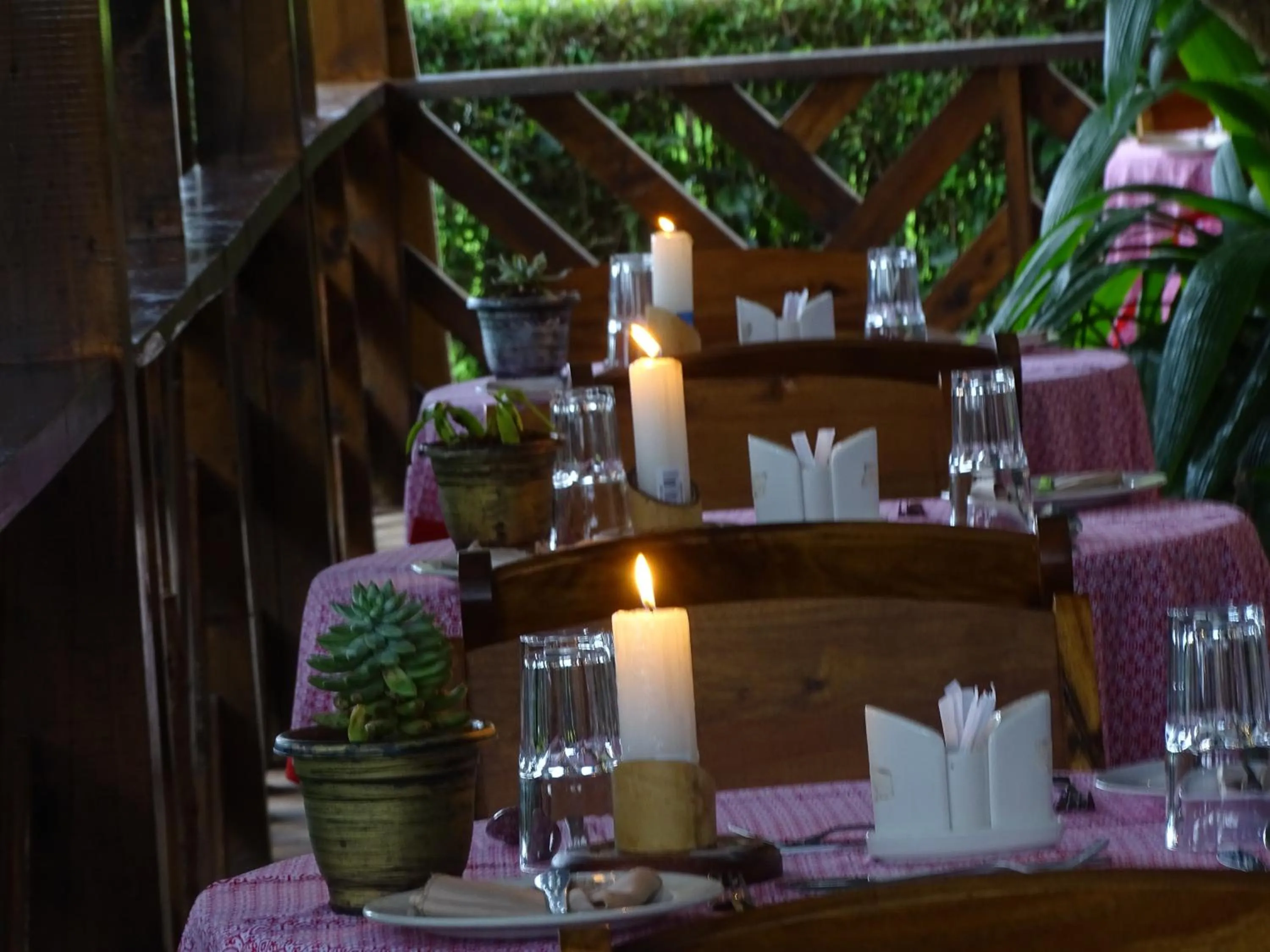Restaurant/places to eat in Le Pristine Wellness and Healing Hotel