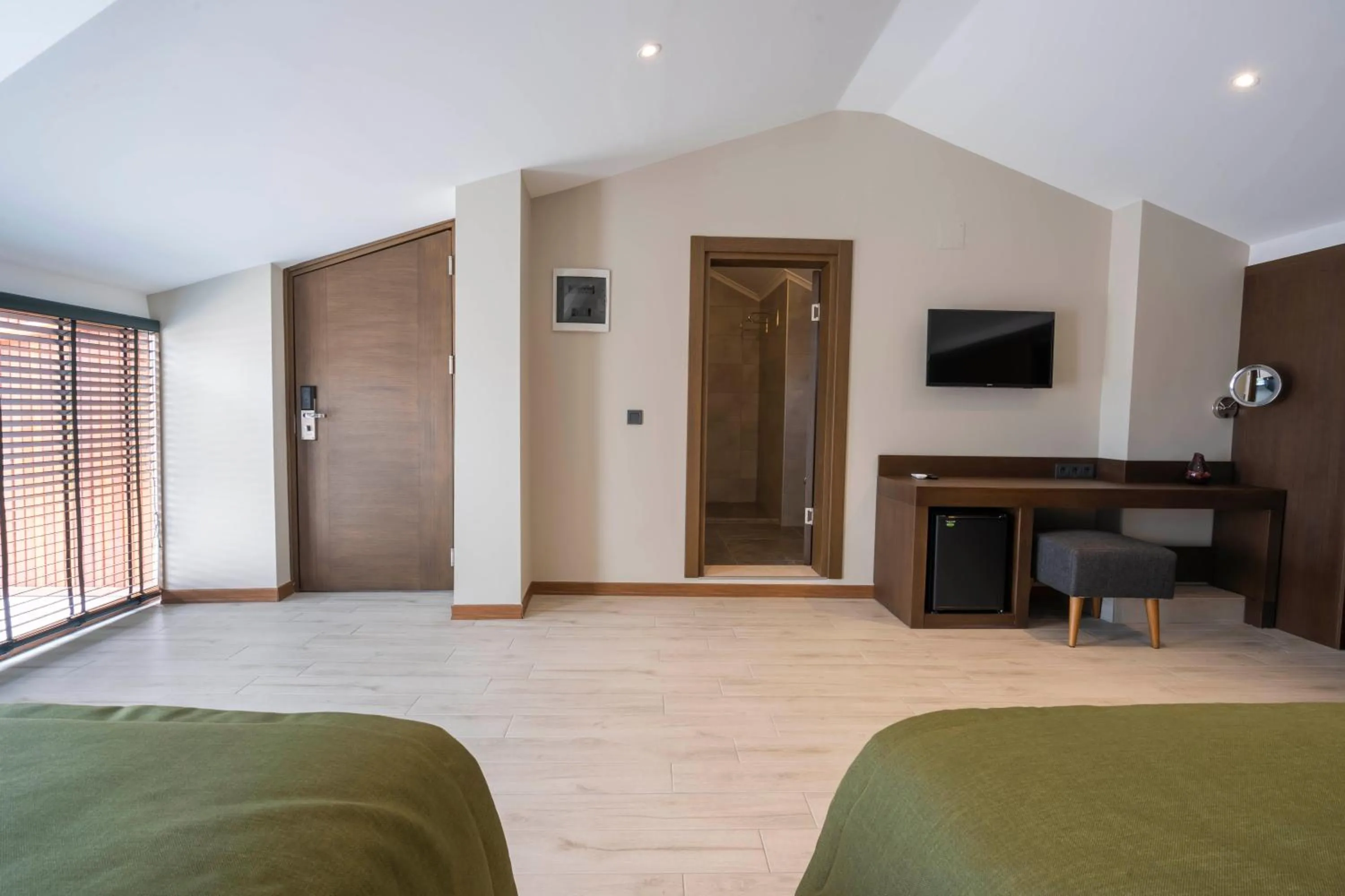 TV and multimedia in WEST HOUSE EXCLUSIVE HOTEL