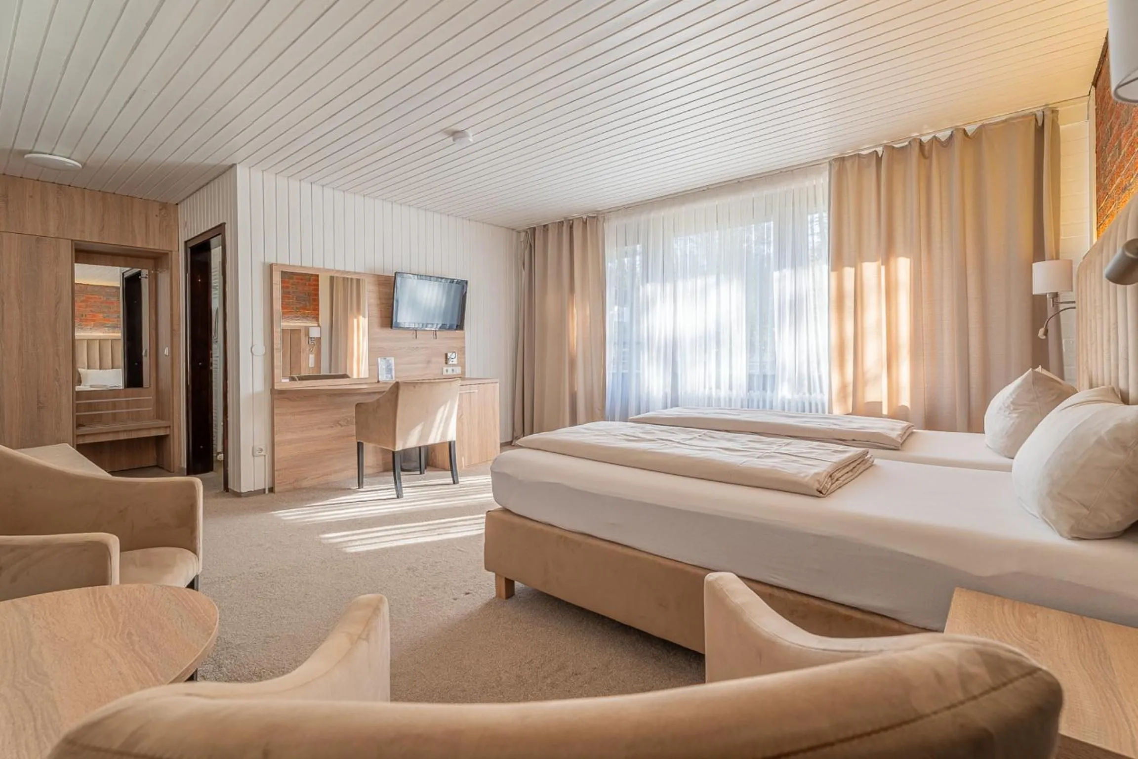 Photo of the whole room, Bed in Hotel Zur Heidschnucke - Spa & Nature Resort