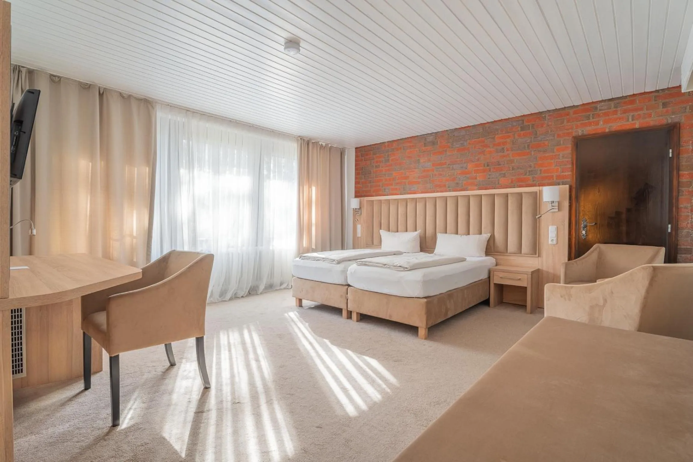 Photo of the whole room, Bed in Hotel Zur Heidschnucke - Spa & Nature Resort