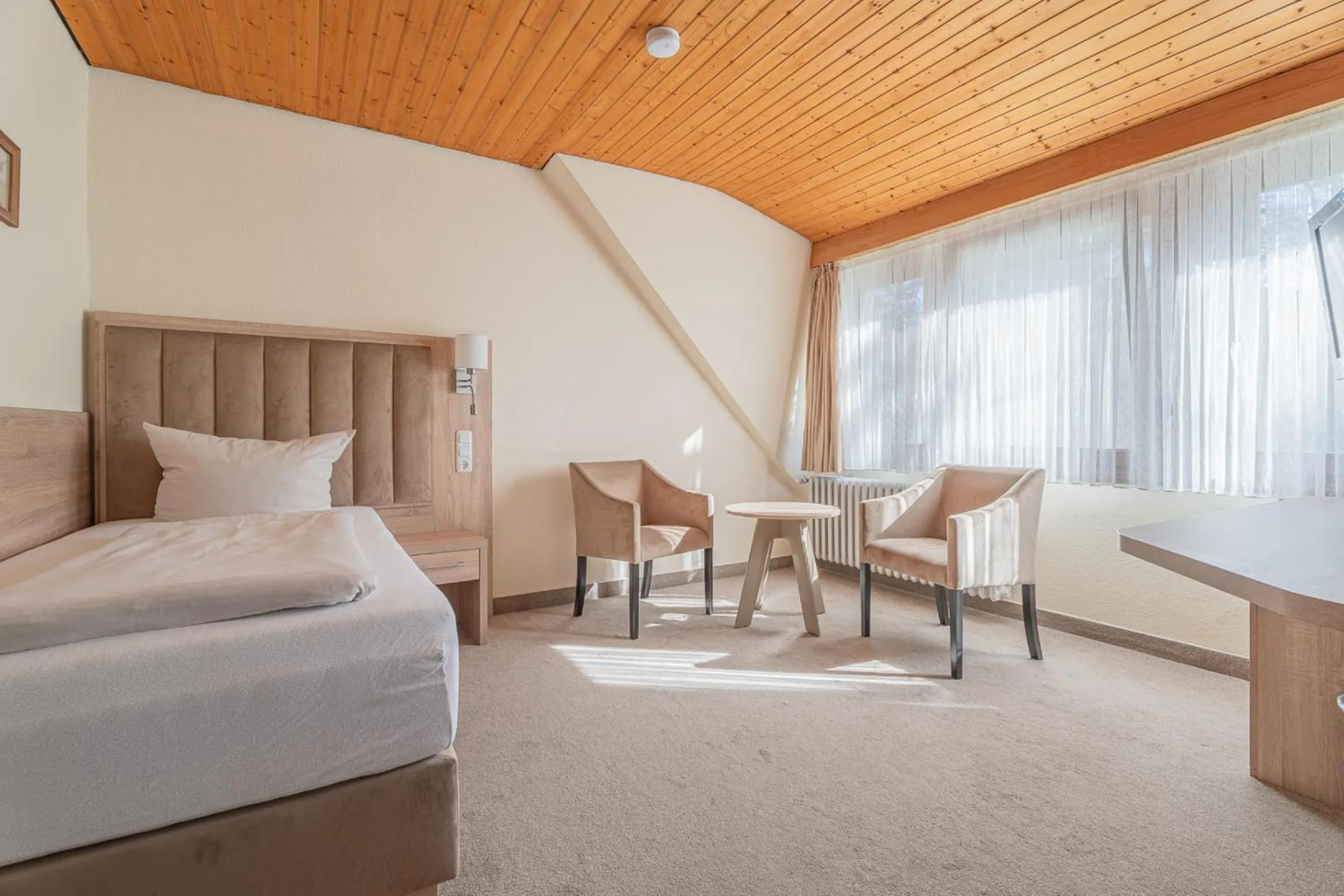 Photo of the whole room, Bed in Hotel Zur Heidschnucke - Spa & Nature Resort