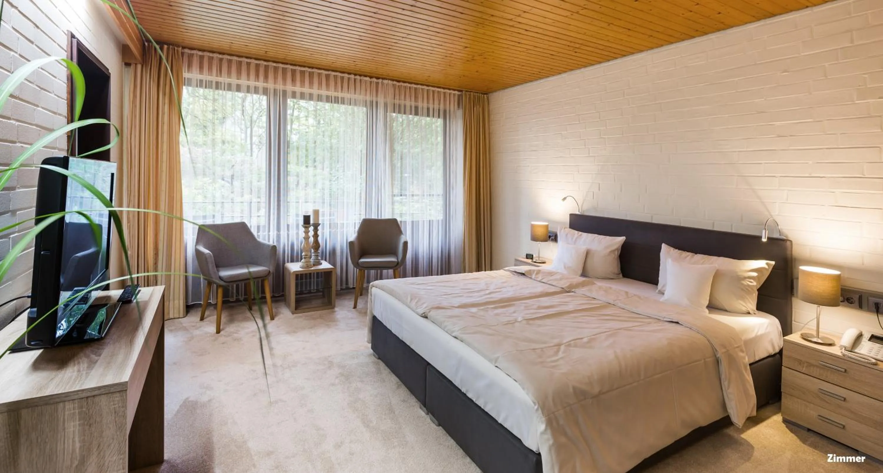 Photo of the whole room, Bed in Hotel Zur Heidschnucke - Spa & Nature Resort