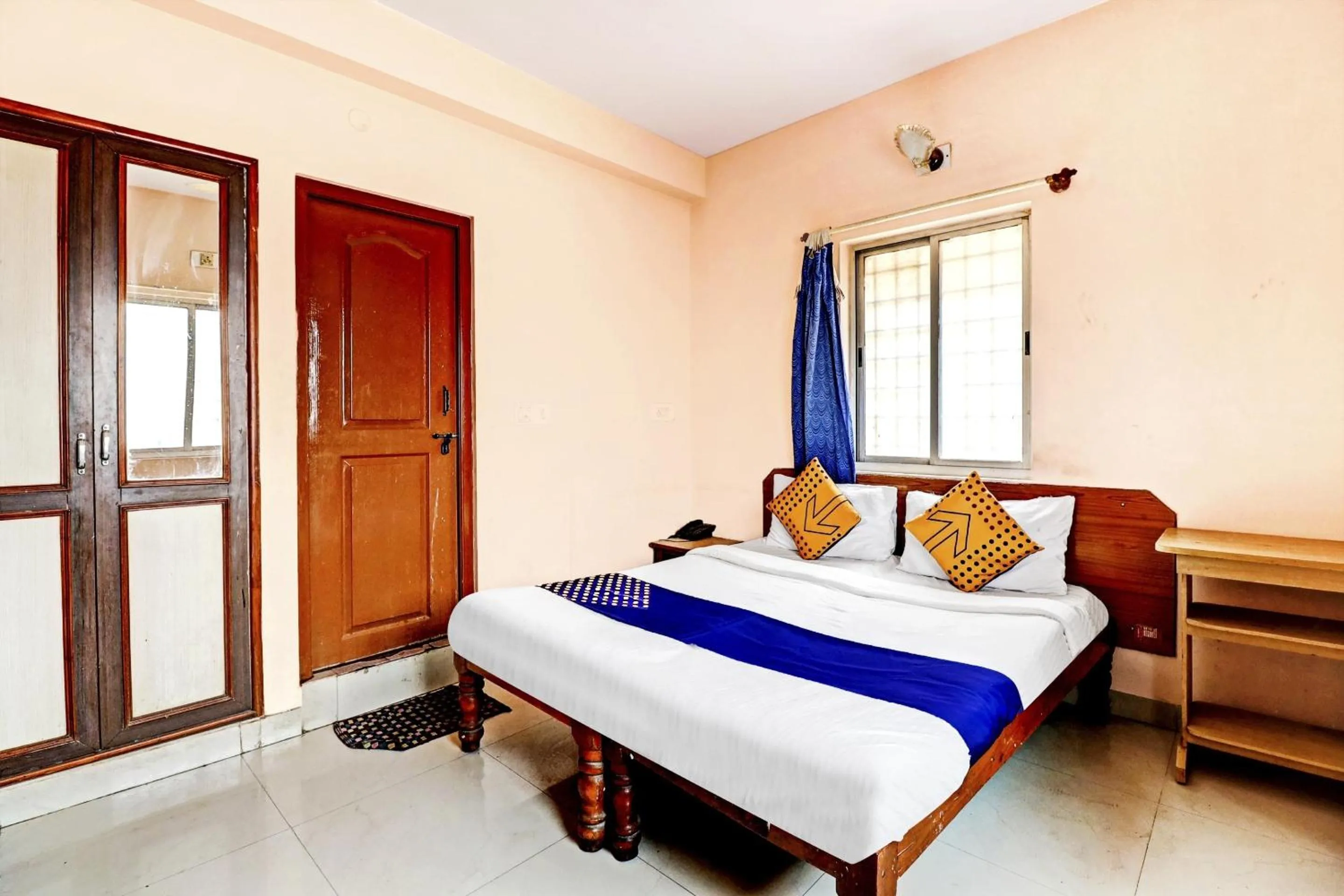 Bedroom, Bed in Hotel O Spot on S L V Comfort