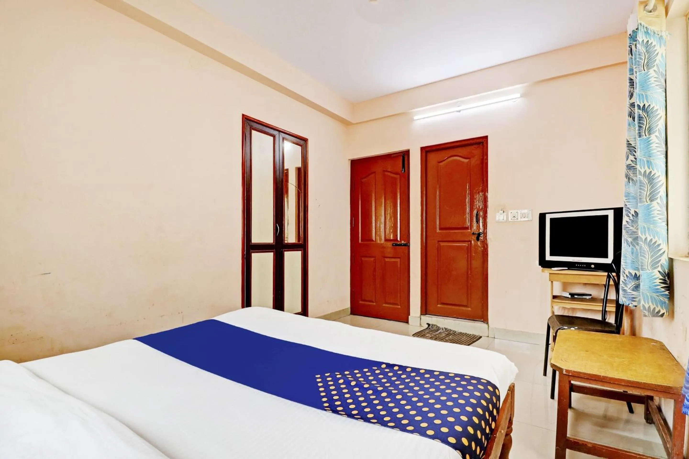 Bedroom, Bed in Hotel O Spot on S L V Comfort