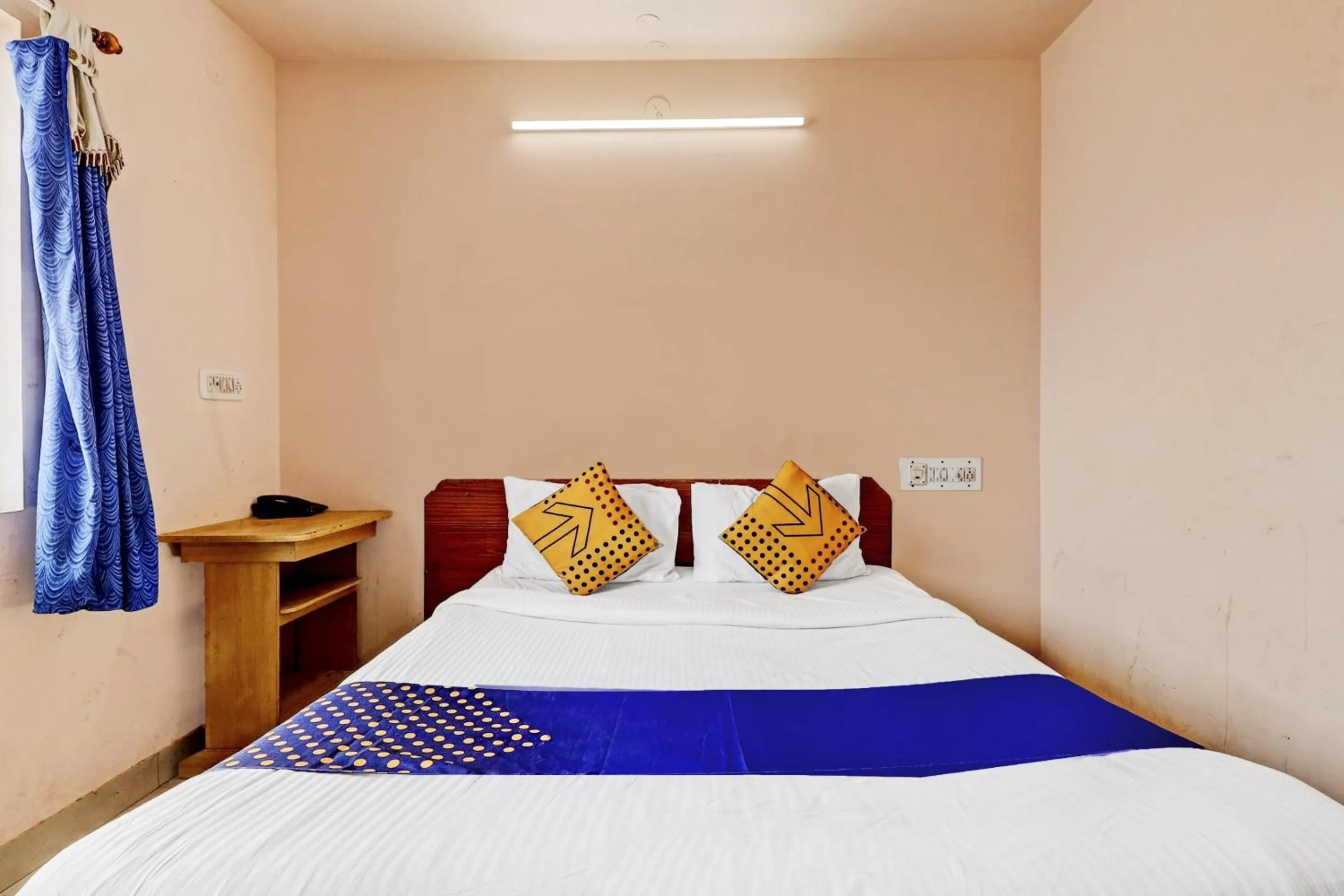 Facade/entrance, Bed in Hotel O Spot on S L V Comfort