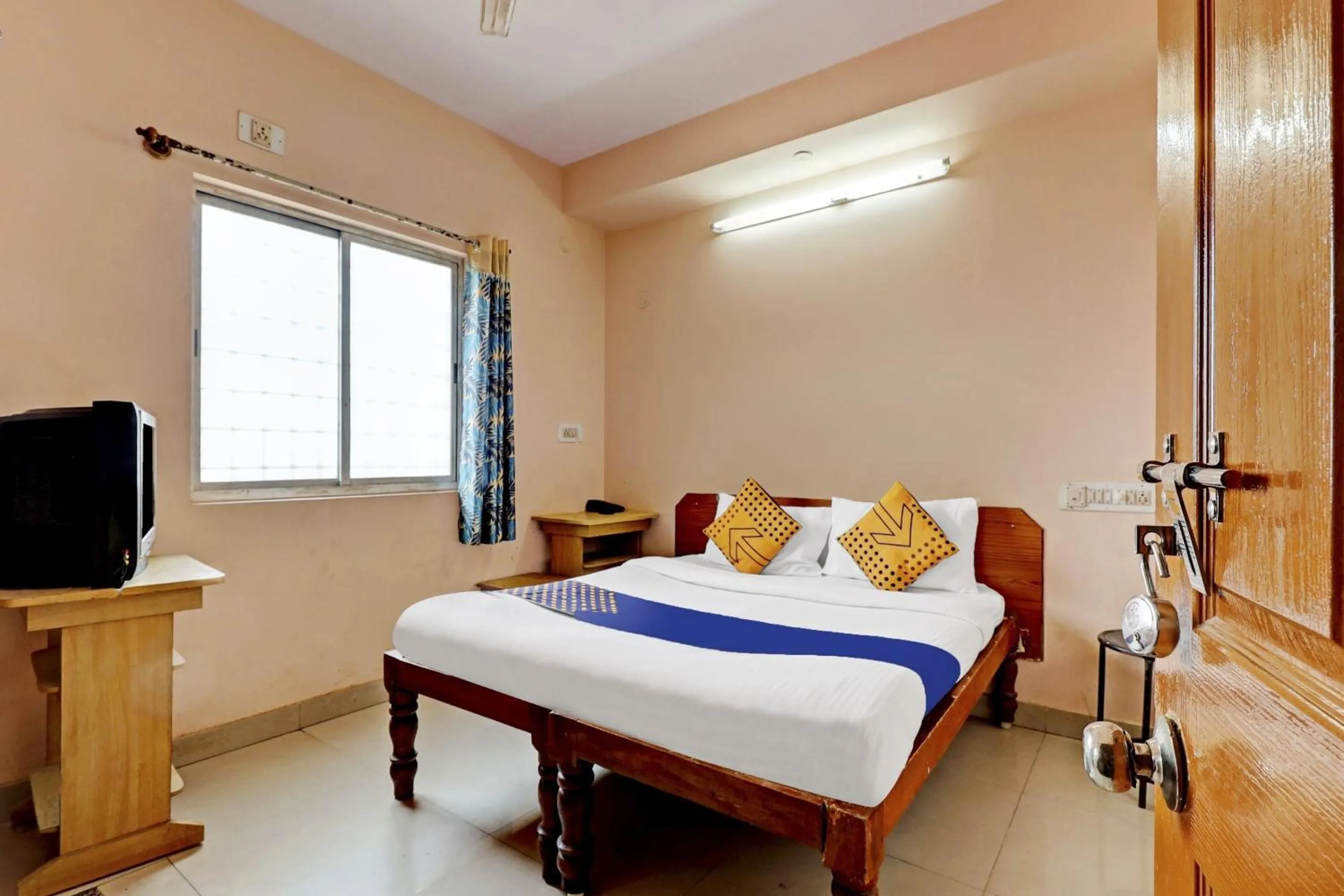 Bedroom, Bed in Hotel O Spot on S L V Comfort