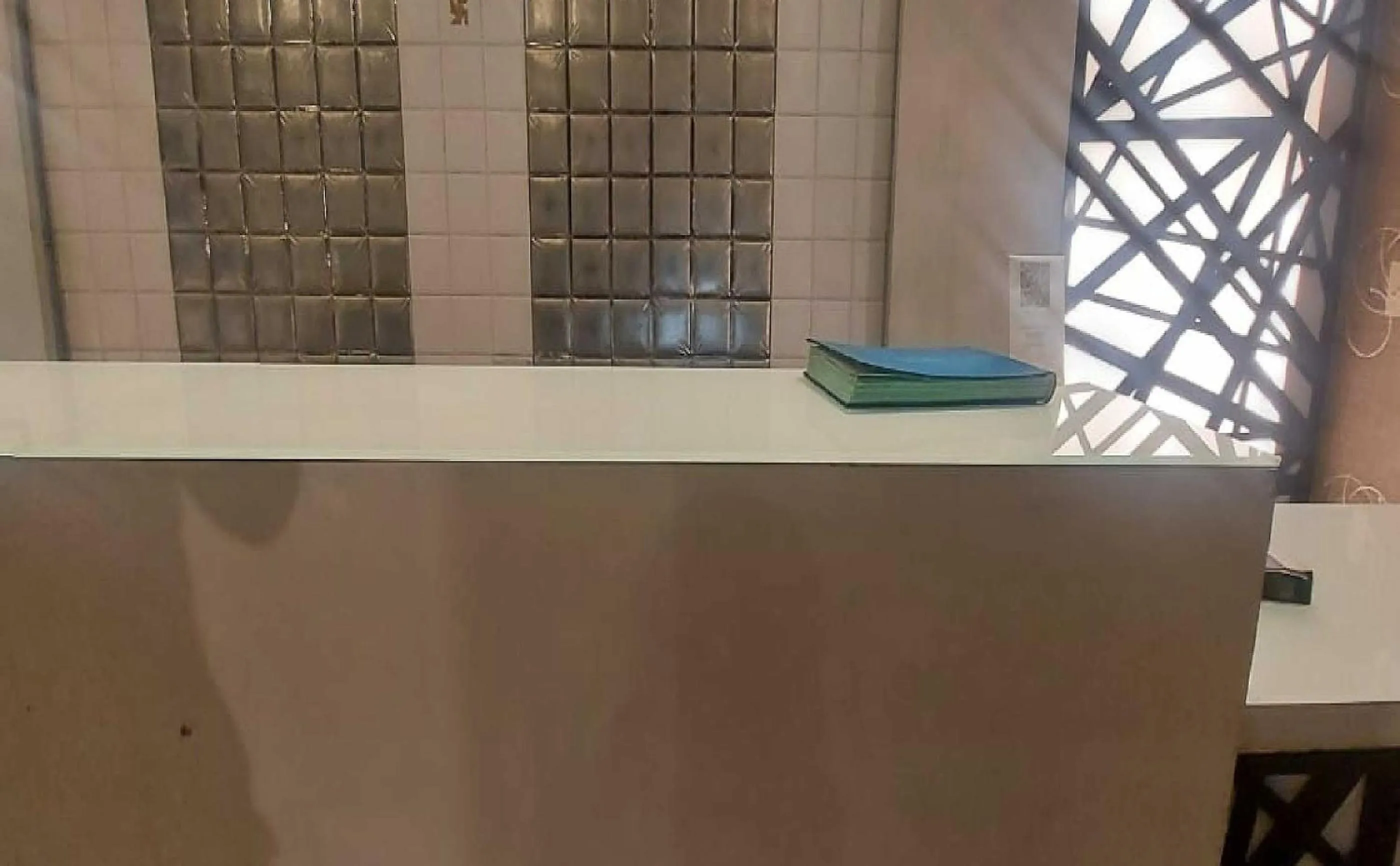 Lobby or reception in SPOT ON by OYO Shyam Dharamshala