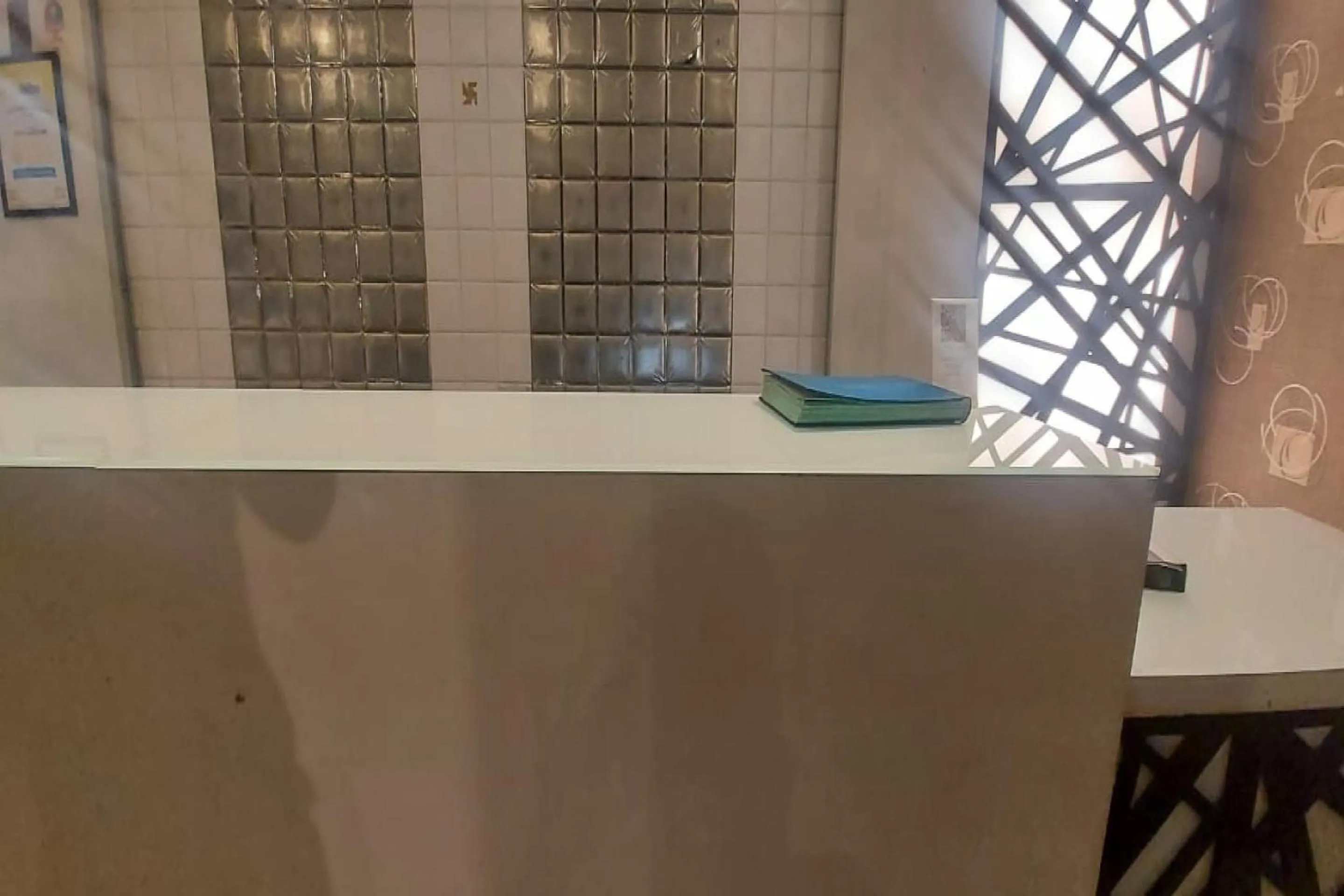 Lobby or reception in SPOT ON by OYO Shyam Dharamshala