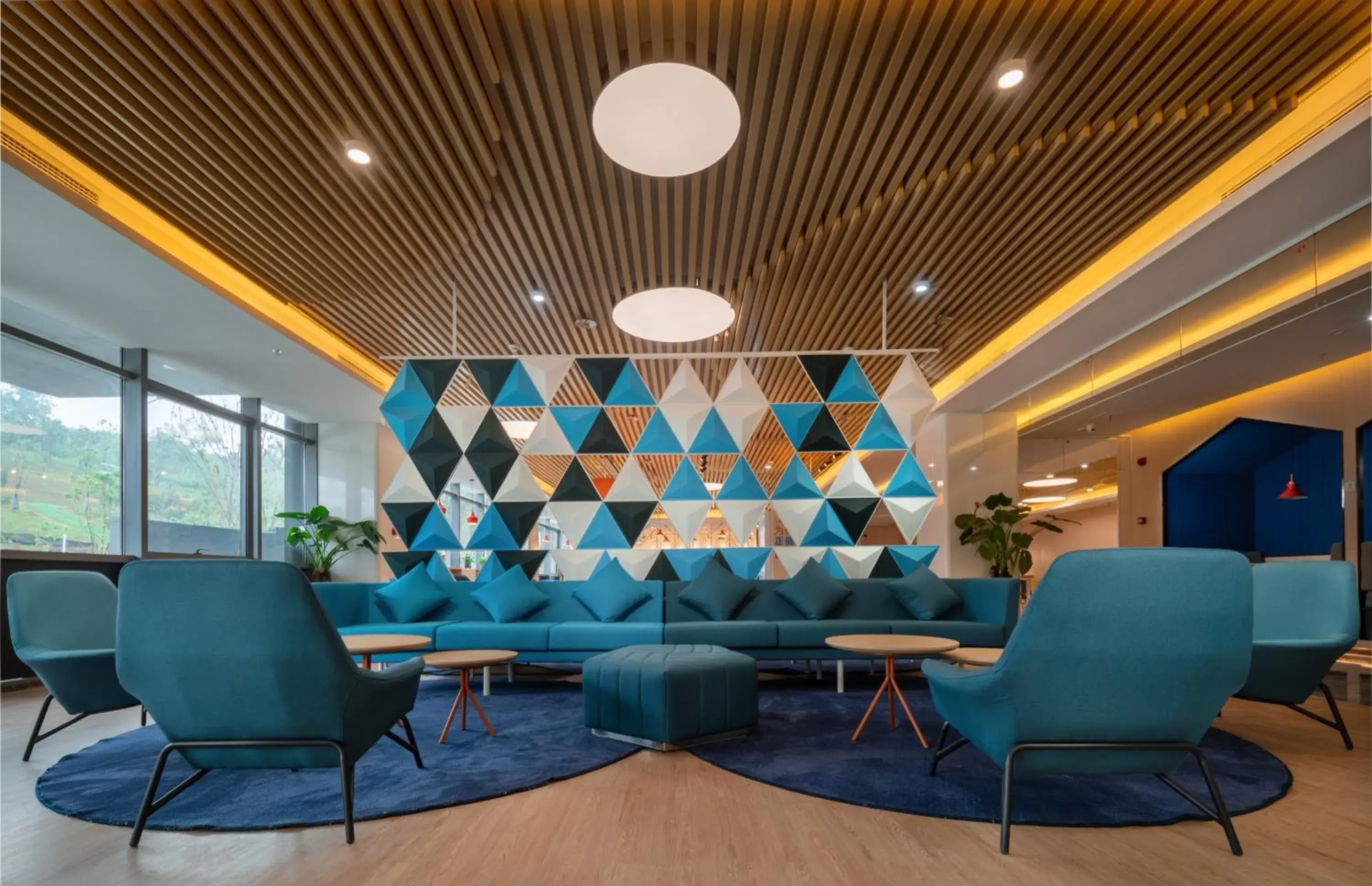 Seating area in Holiday Inn Express Nanjing Happy Valley by IHG Seating area in Holiday Inn Express Nanjing Happy Valley by IHG