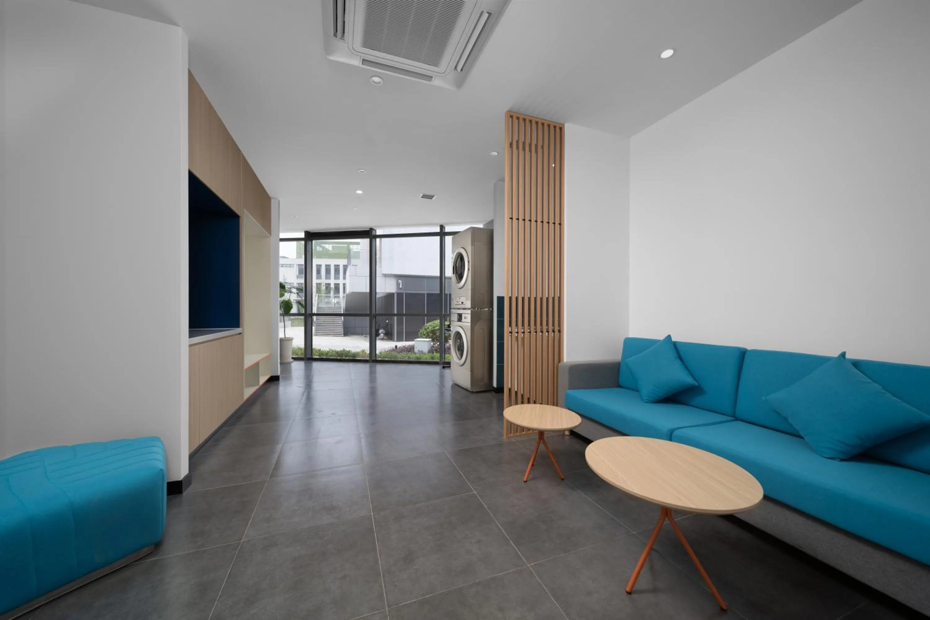 washing machine in Holiday Inn Express Nanjing Happy Valley by IHG