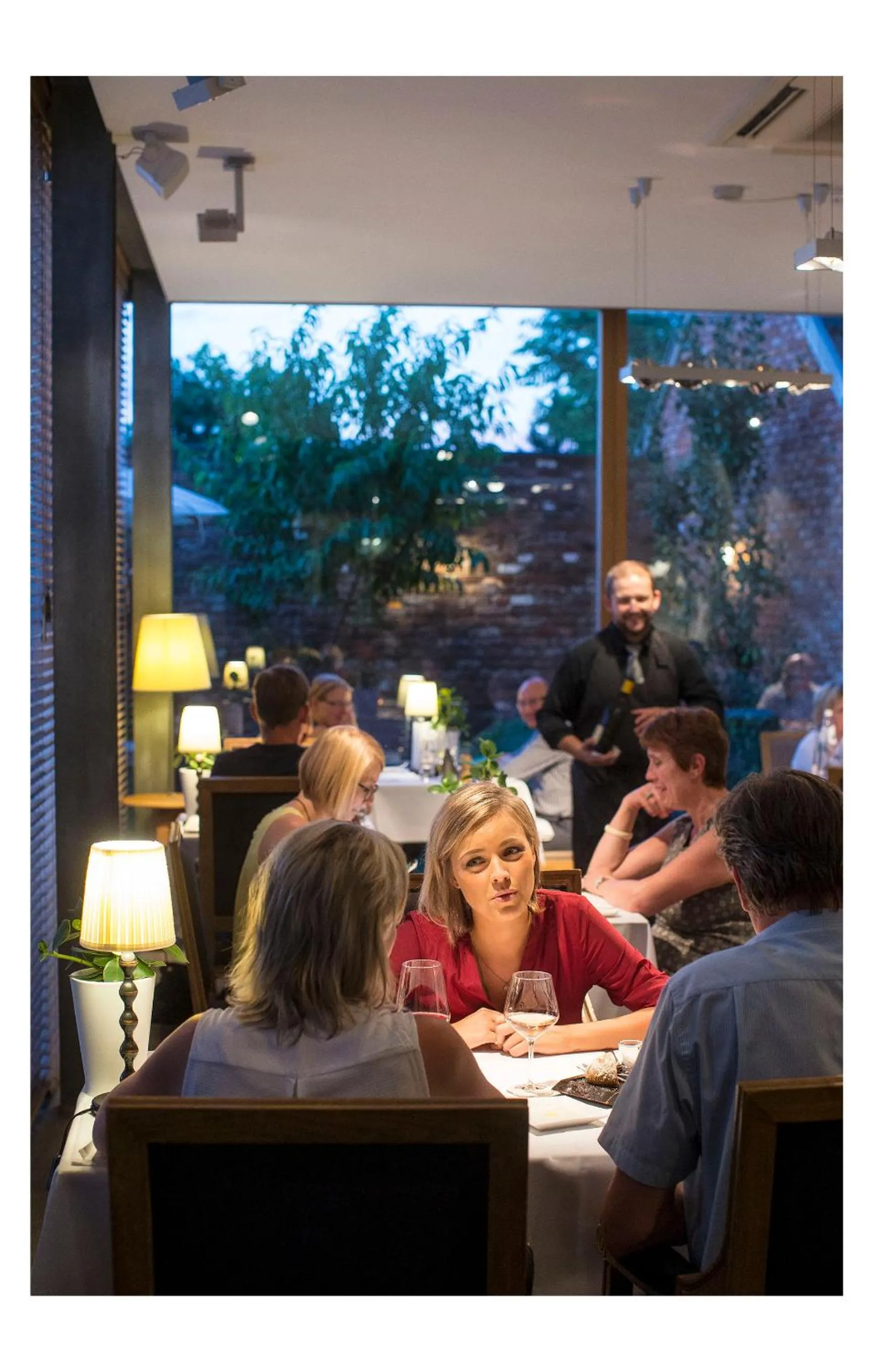 Restaurant/places to eat in Hotel Restaurant Vous lé Vous