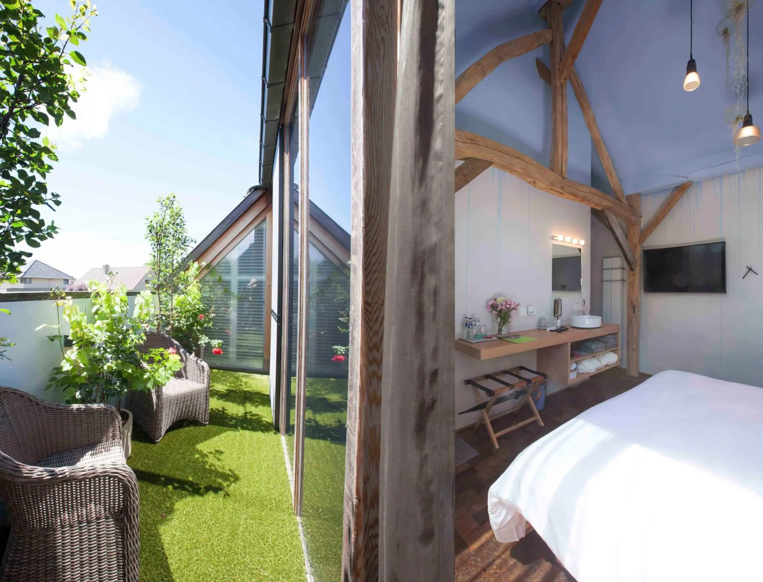 Double Room with Shower and Terrace in Hotel Restaurant Vous lé Vous Double Room with Shower and Terrace in Hotel Restaurant Vous lé Vous