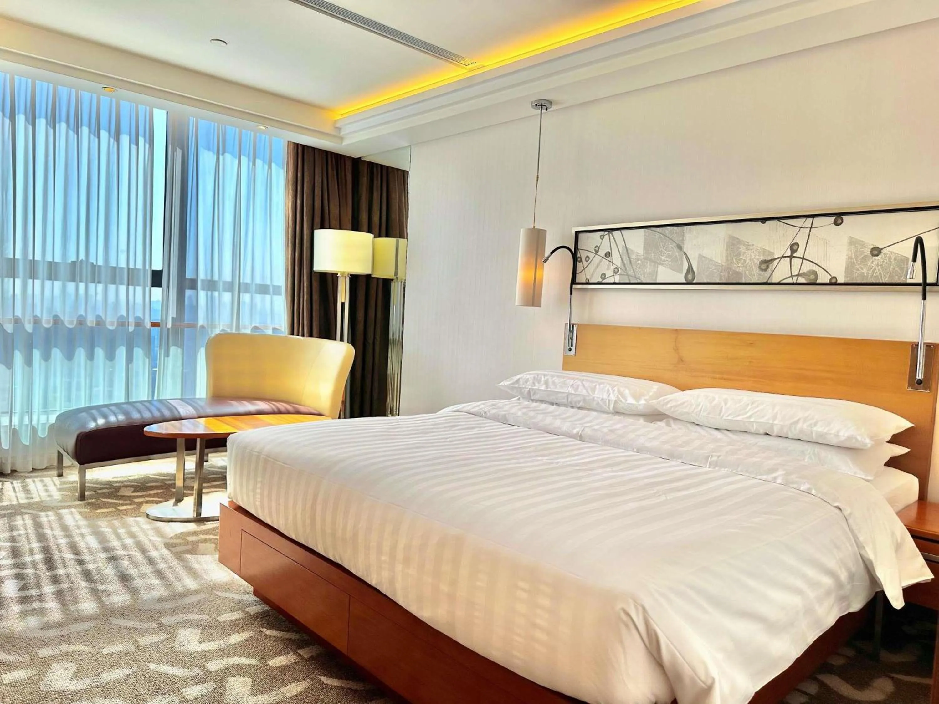 Bedroom, Bed in Swissotel Foshan, Guangdong