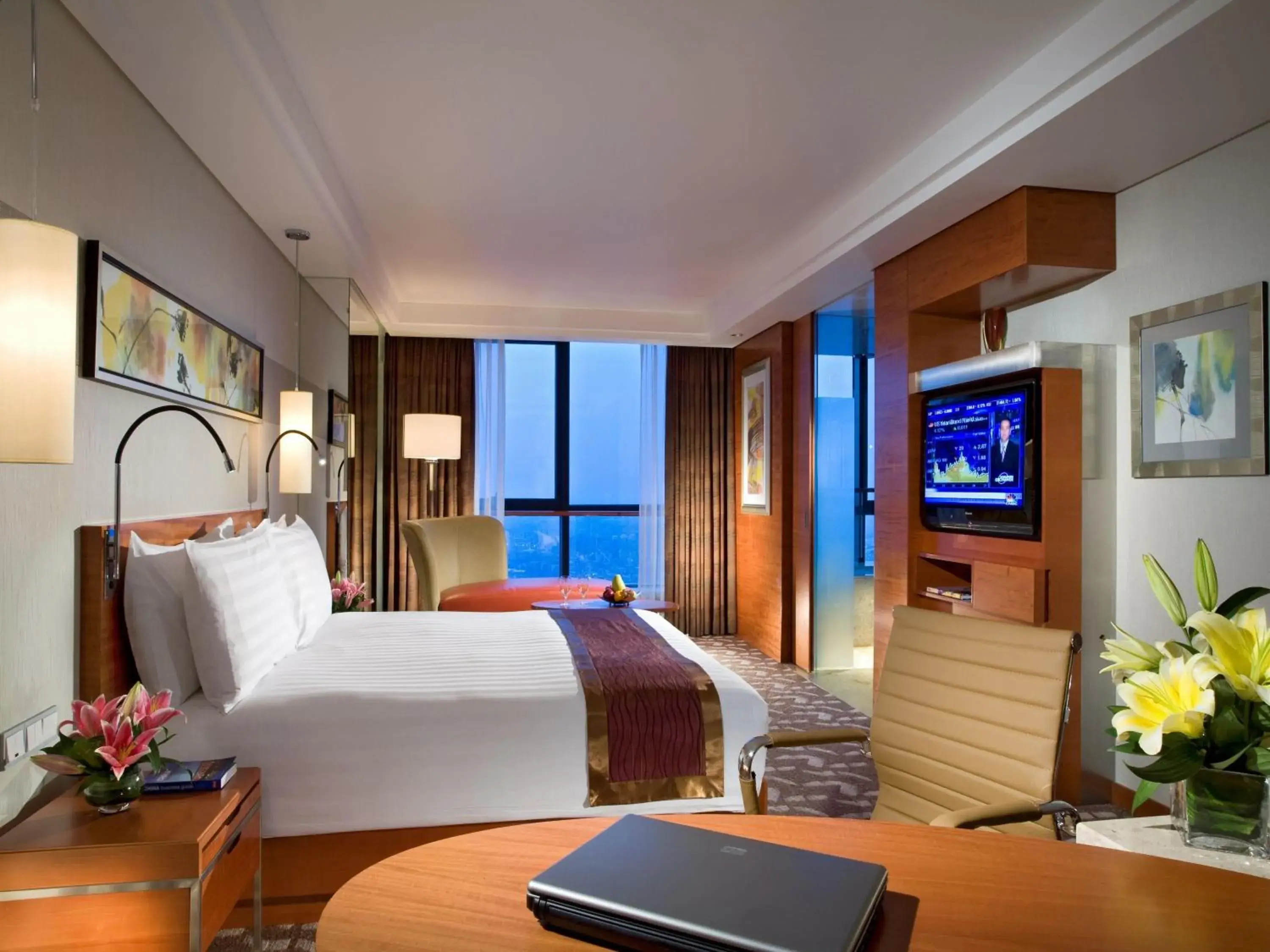 Bedroom, Bed in Swissotel Foshan, Guangdong Bedroom, Bed in Swissotel Foshan, Guangdong