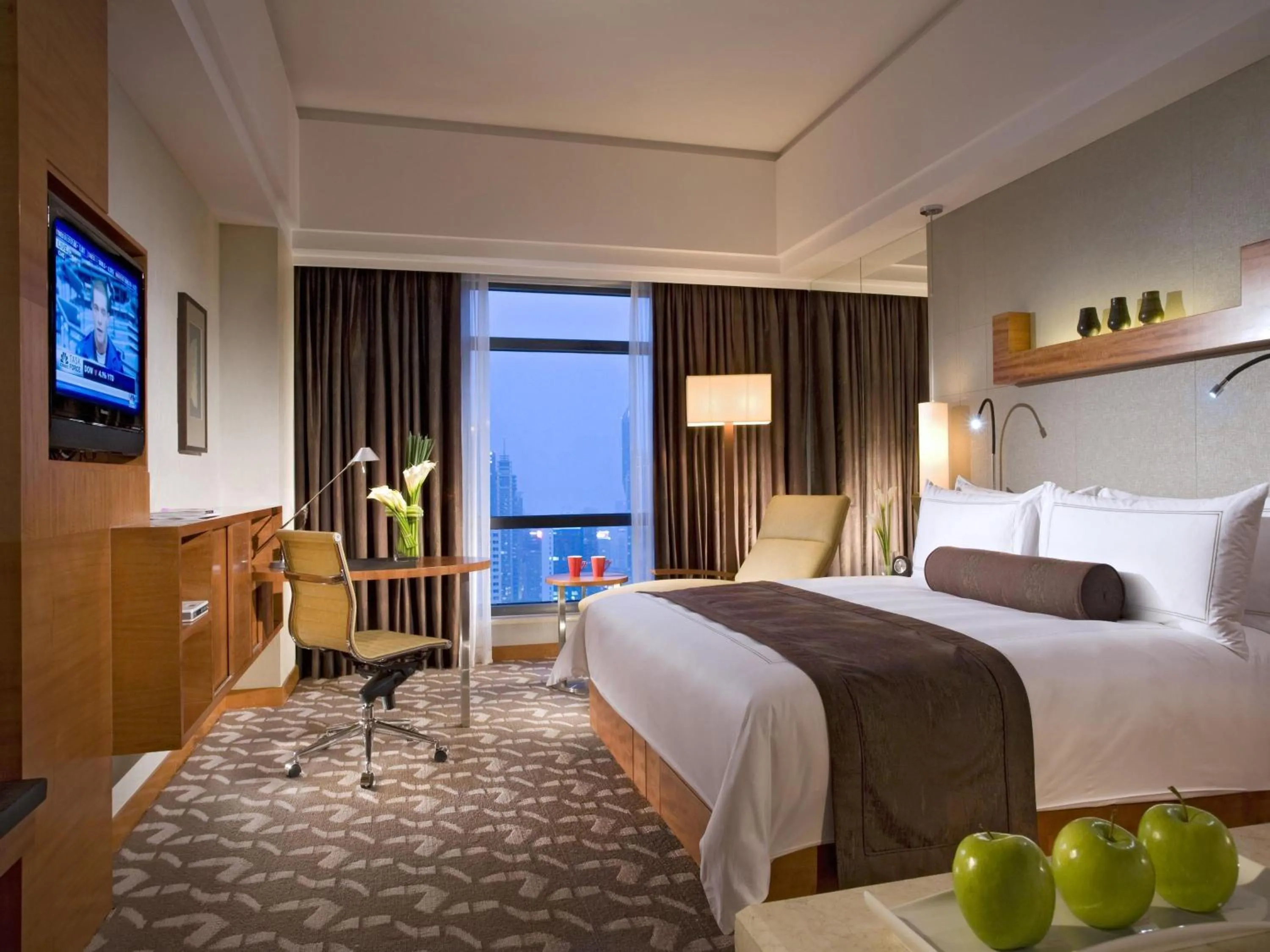 Bedroom, Bed in Swissotel Foshan, Guangdong