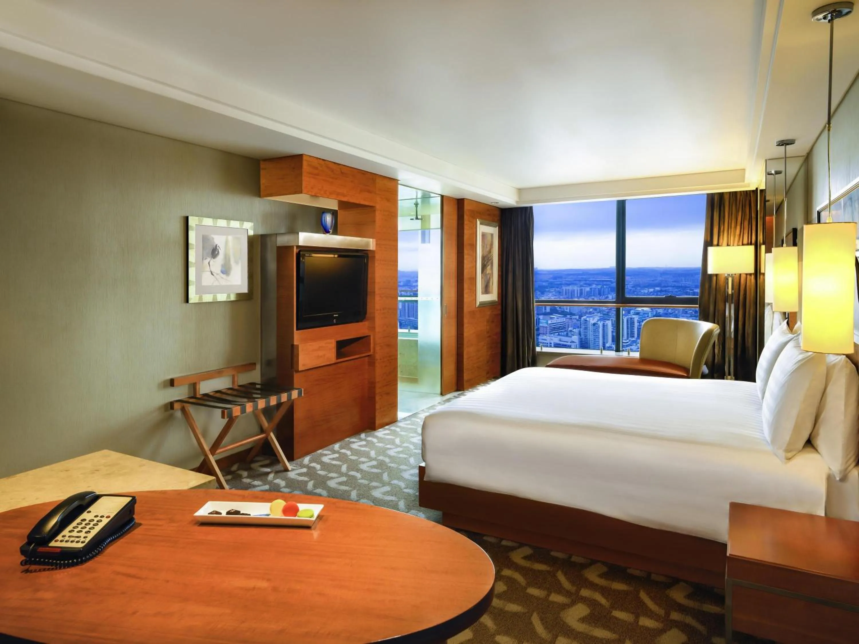 Bedroom, Bed in Swissotel Foshan, Guangdong