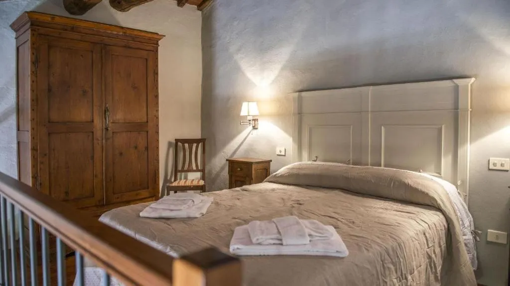 Le Caselle 26, Emma Villas