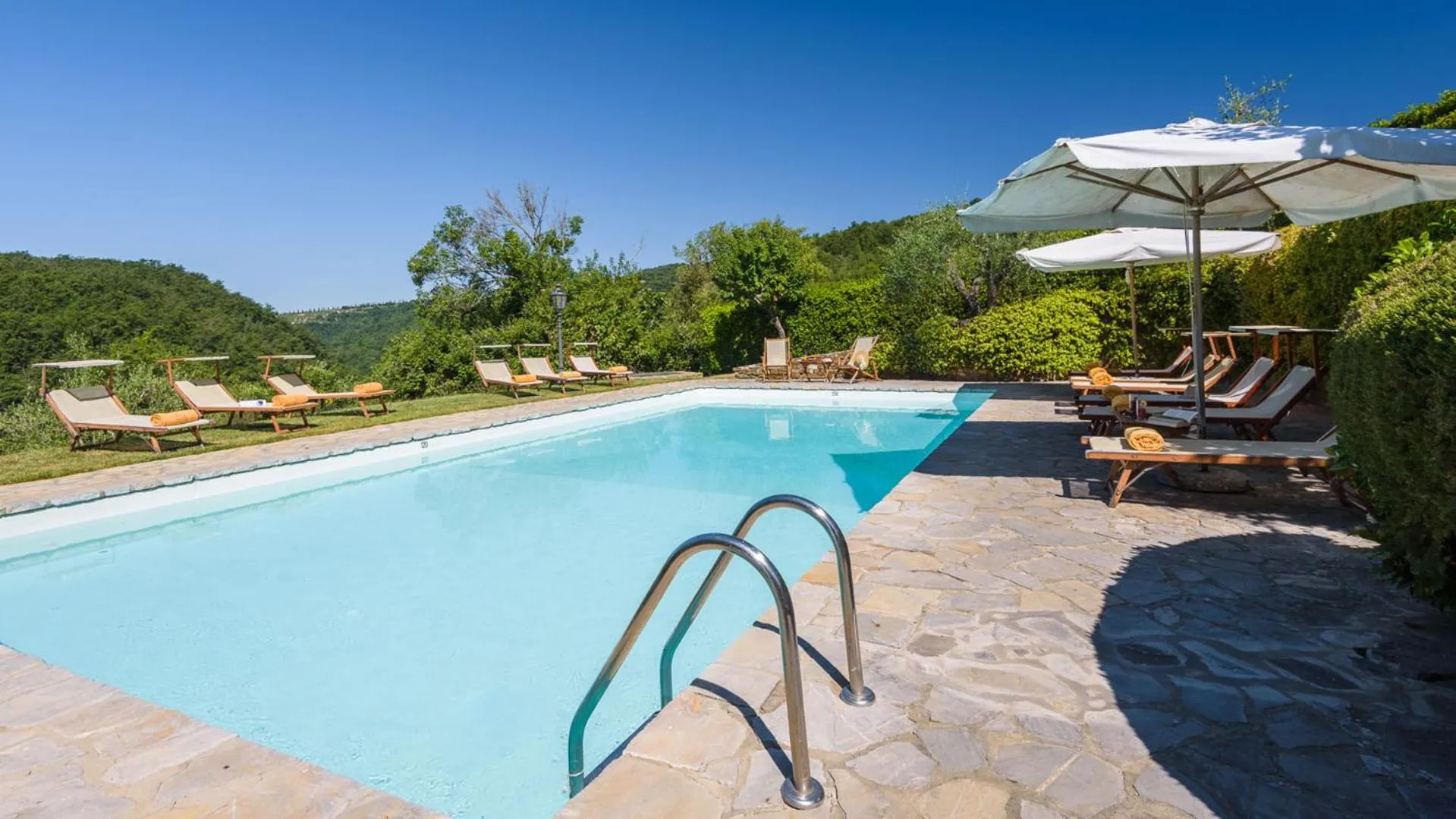 Swimming pool in Marangole 12, Emma Villas