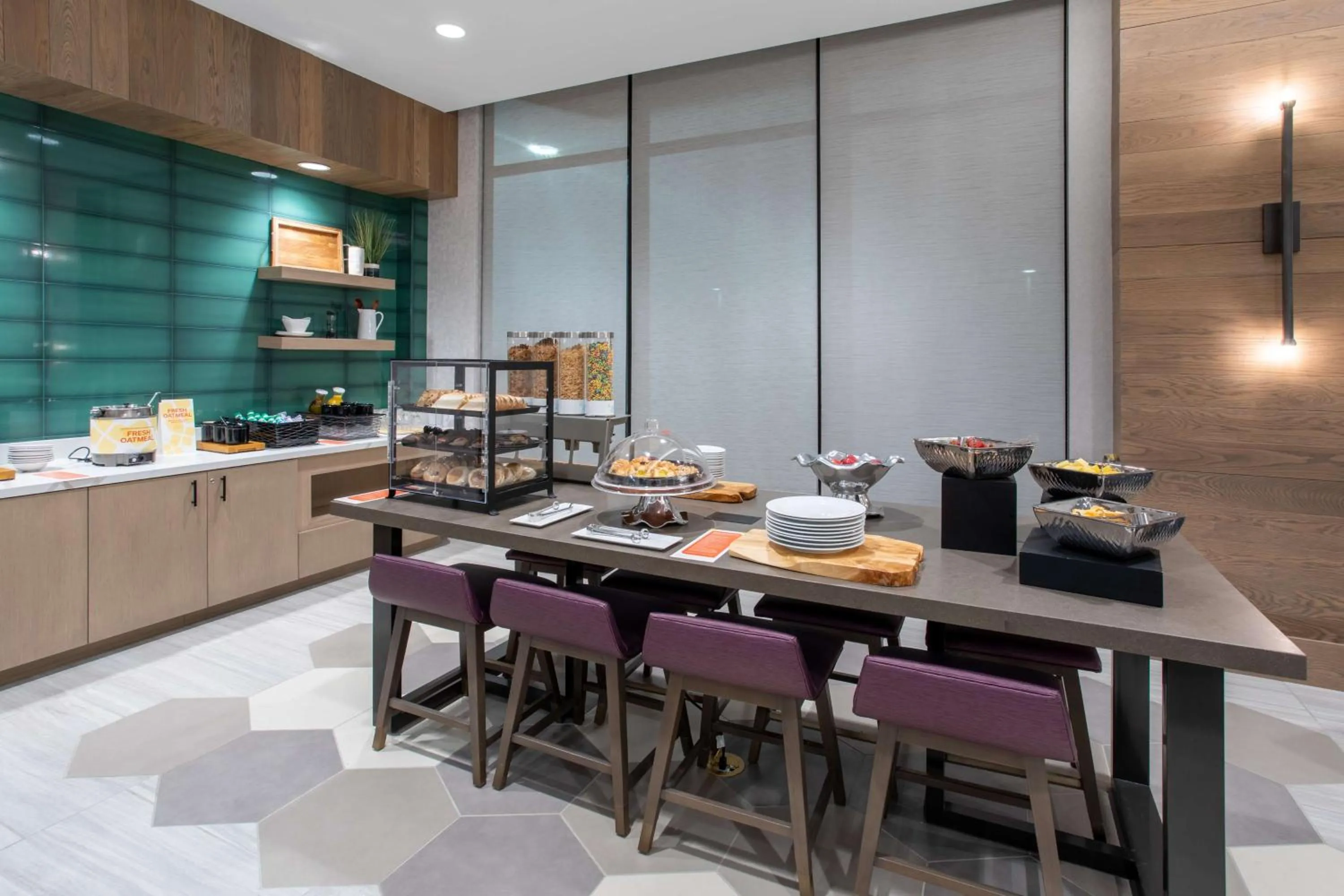 Breakfast in Hilton Garden Inn Albuquerque Downtown, Nm