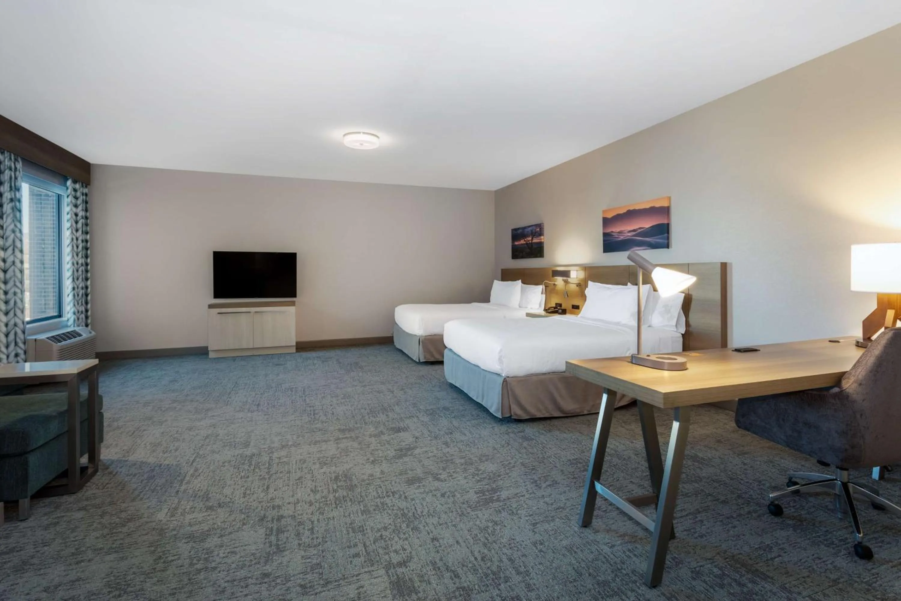 Bedroom, Bed in Hilton Garden Inn Albuquerque Downtown, Nm