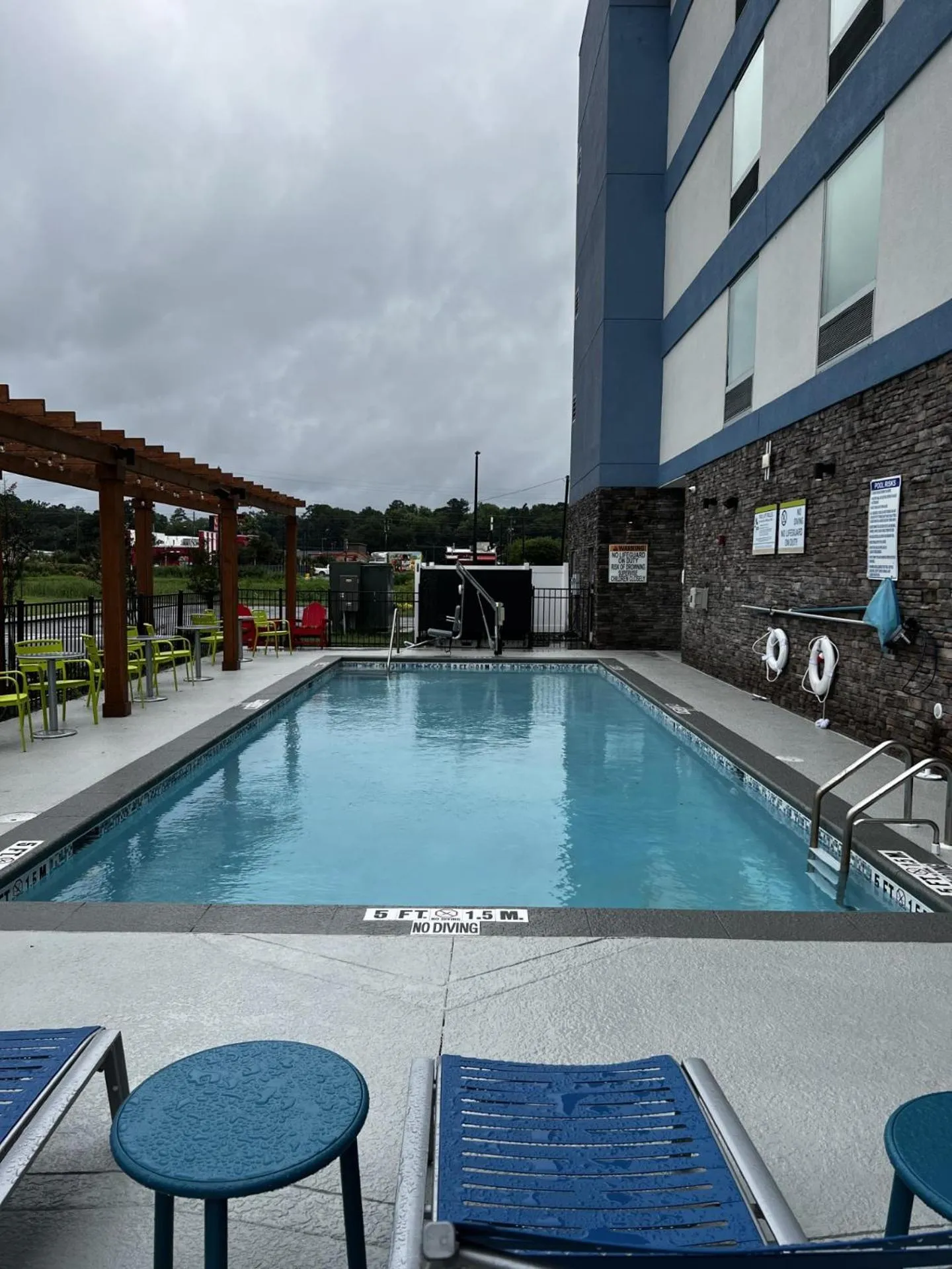 Swimming pool in Home2 Suites By Hilton Hinesville