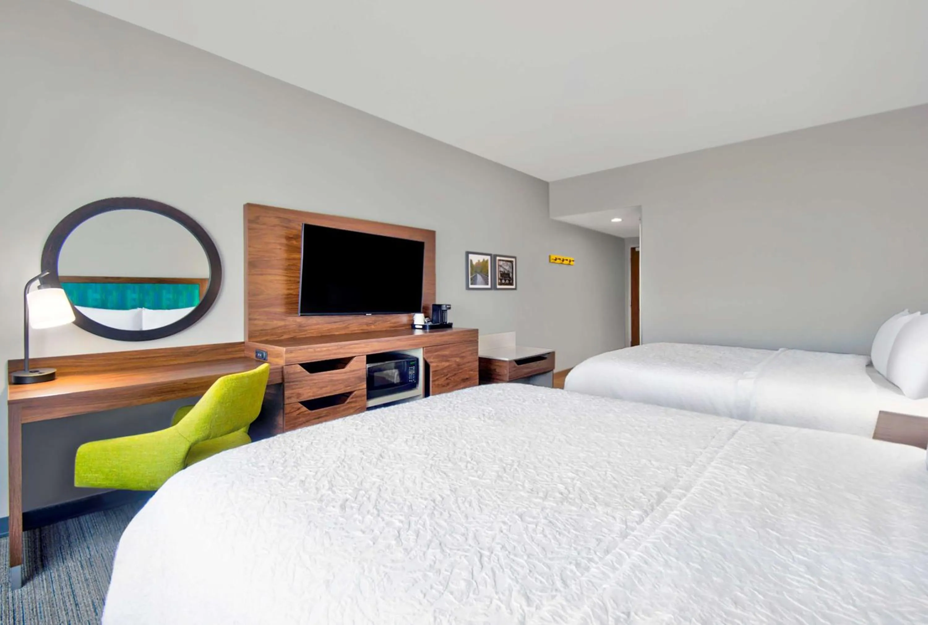 Bedroom, Bed in Hampton Inn Abingdon, Va