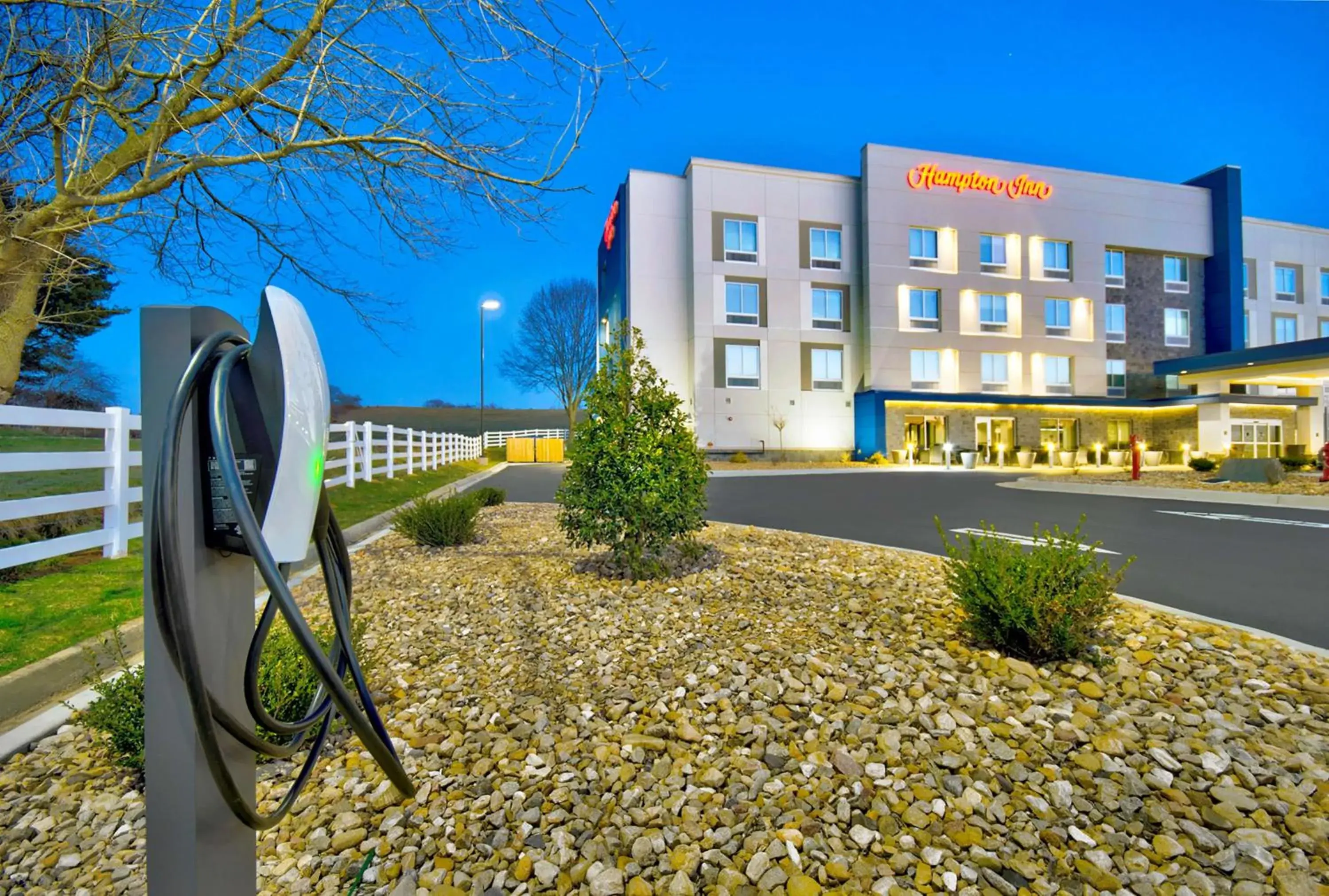 Property building in Hampton Inn Abingdon, Va Property building in Hampton Inn Abingdon, Va