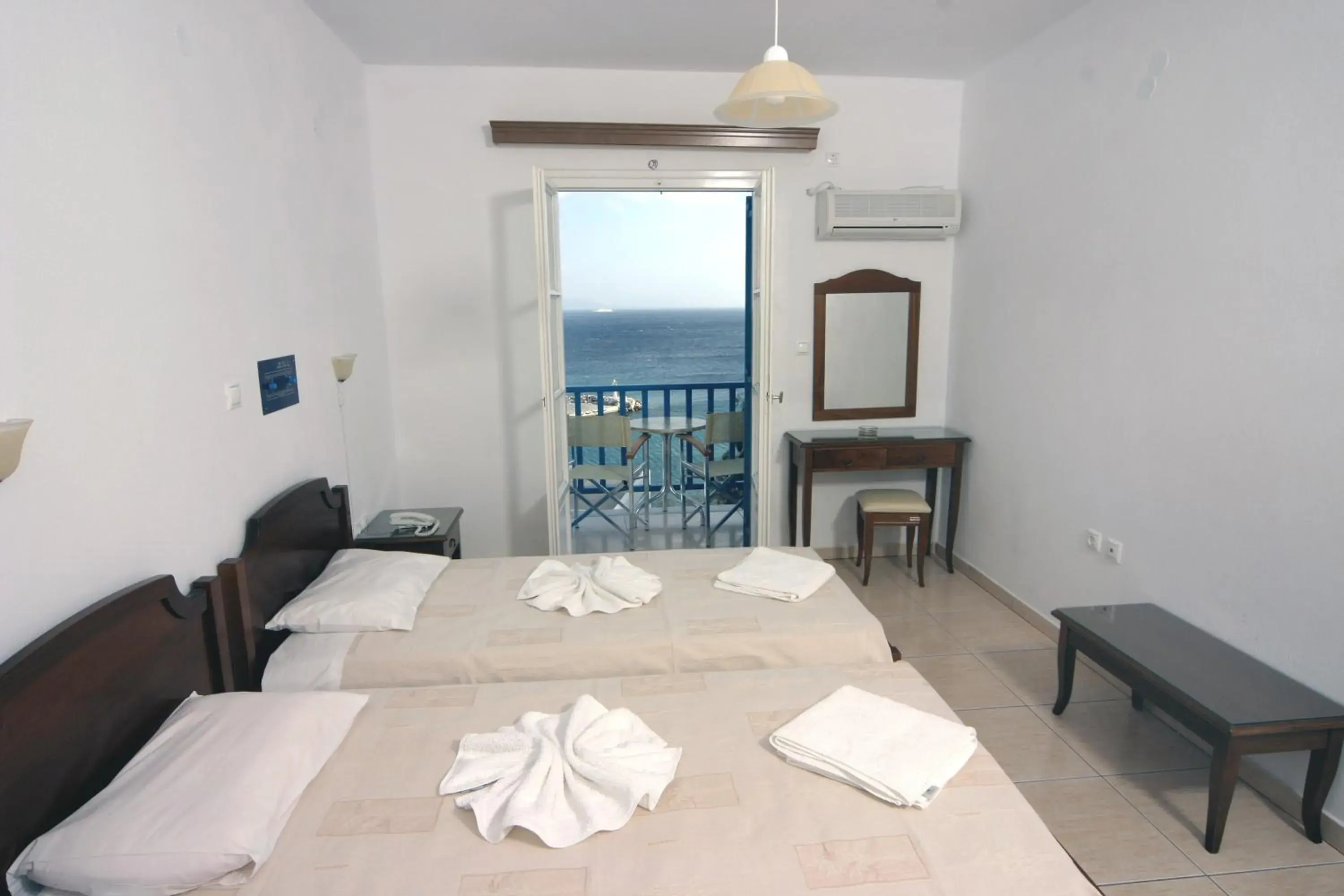 Standard Twin Room with Sea View in Arkas Inn Standard Twin Room with Sea View in Arkas Inn