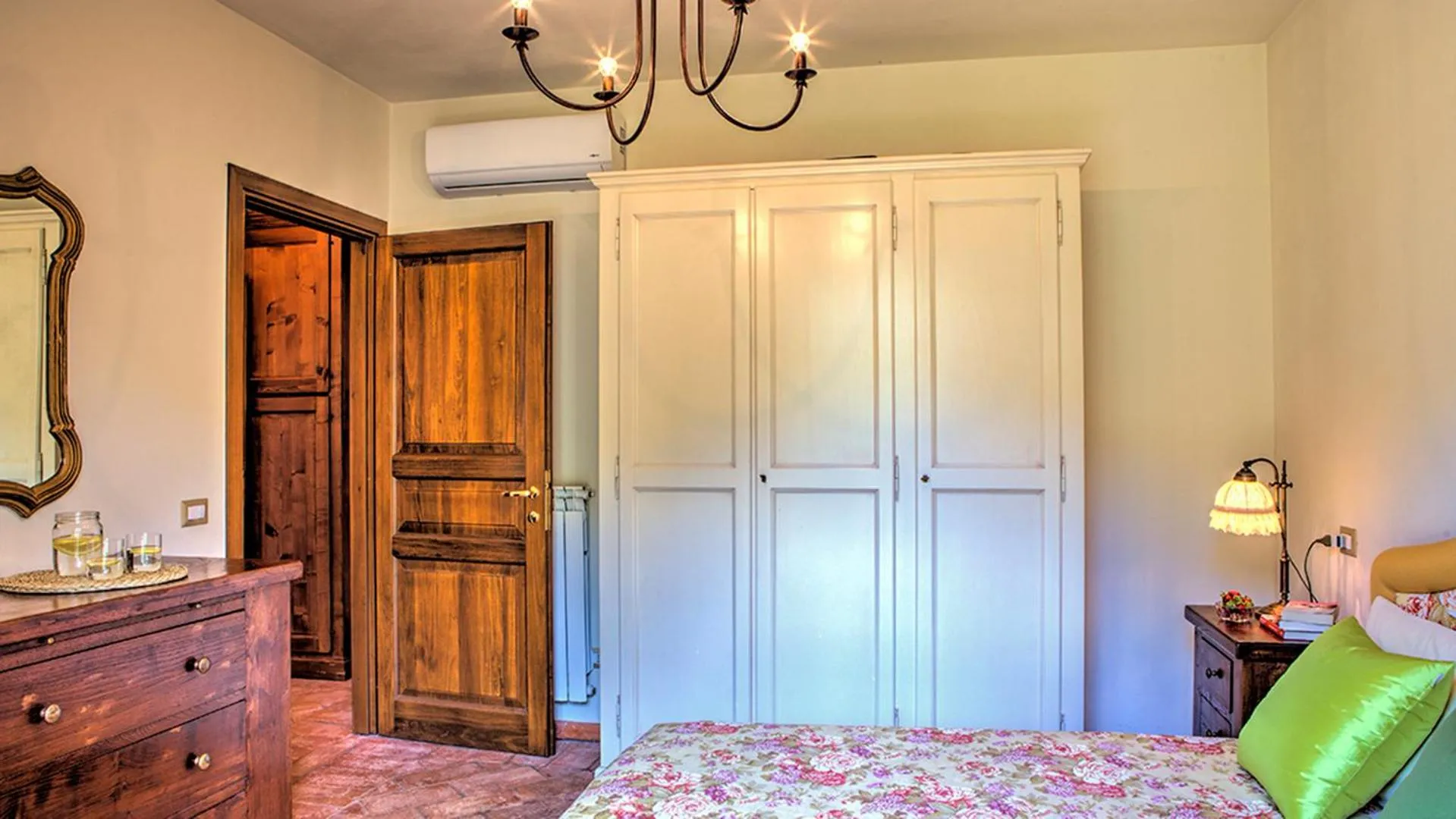 Bedroom, Bed in Villa Bella 8, Emma Villas
