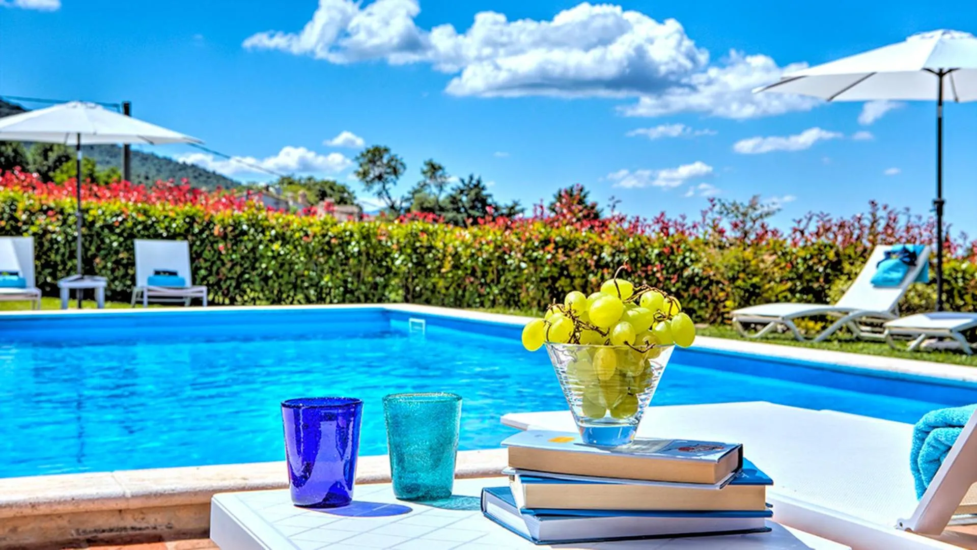 Swimming pool in Villa Bella 8, Emma Villas