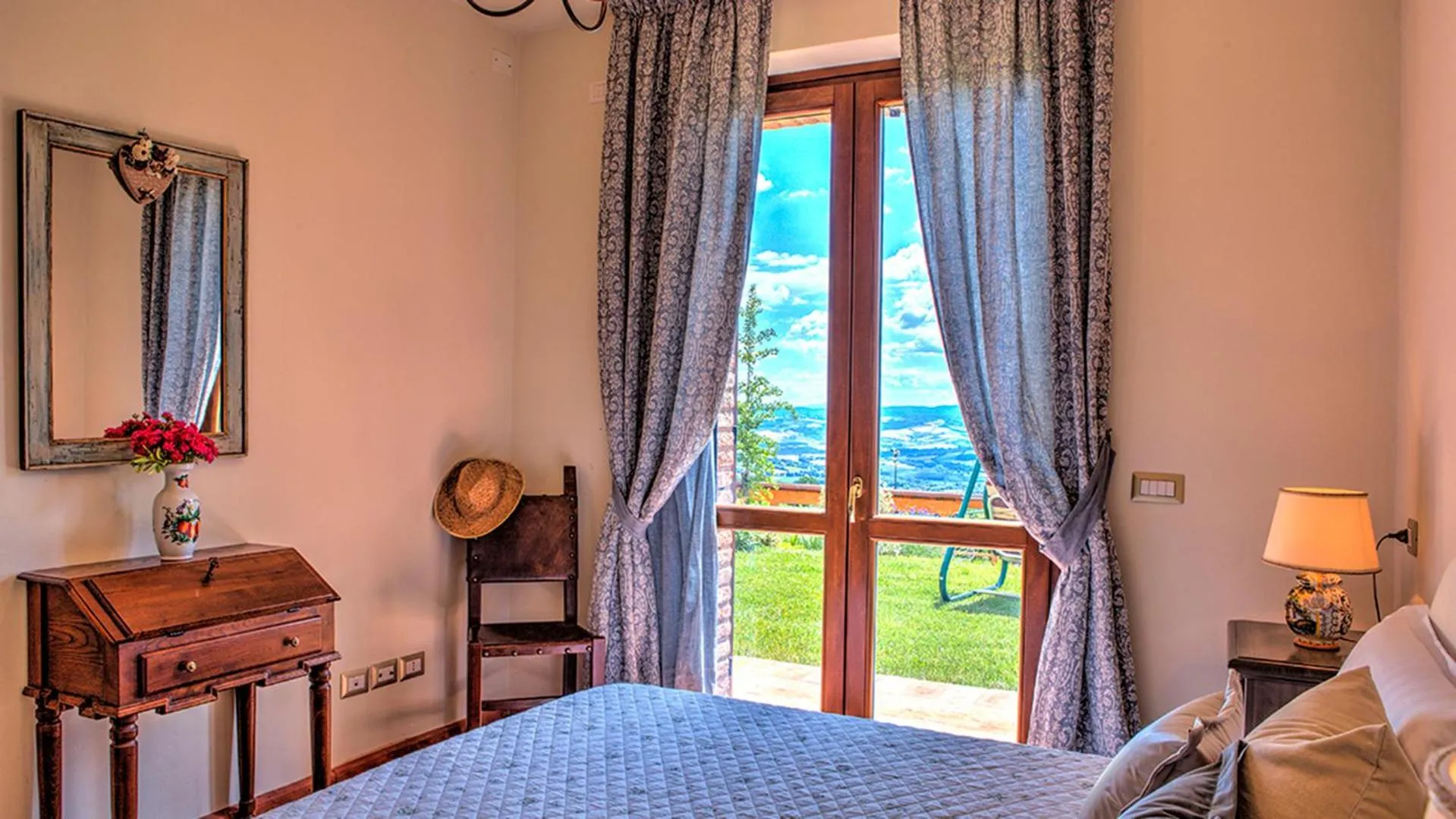 Bedroom, Bed in Villa Bella 8, Emma Villas