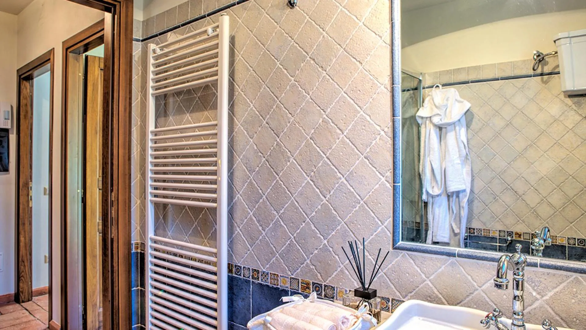 Bathroom in Villa Bella 8, Emma Villas