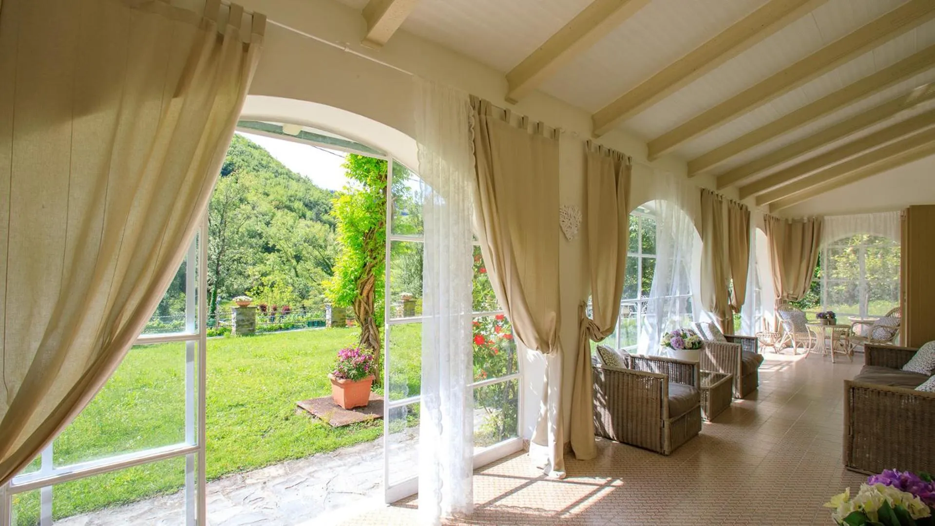 LA VILLA DINA 10, Emma Villas