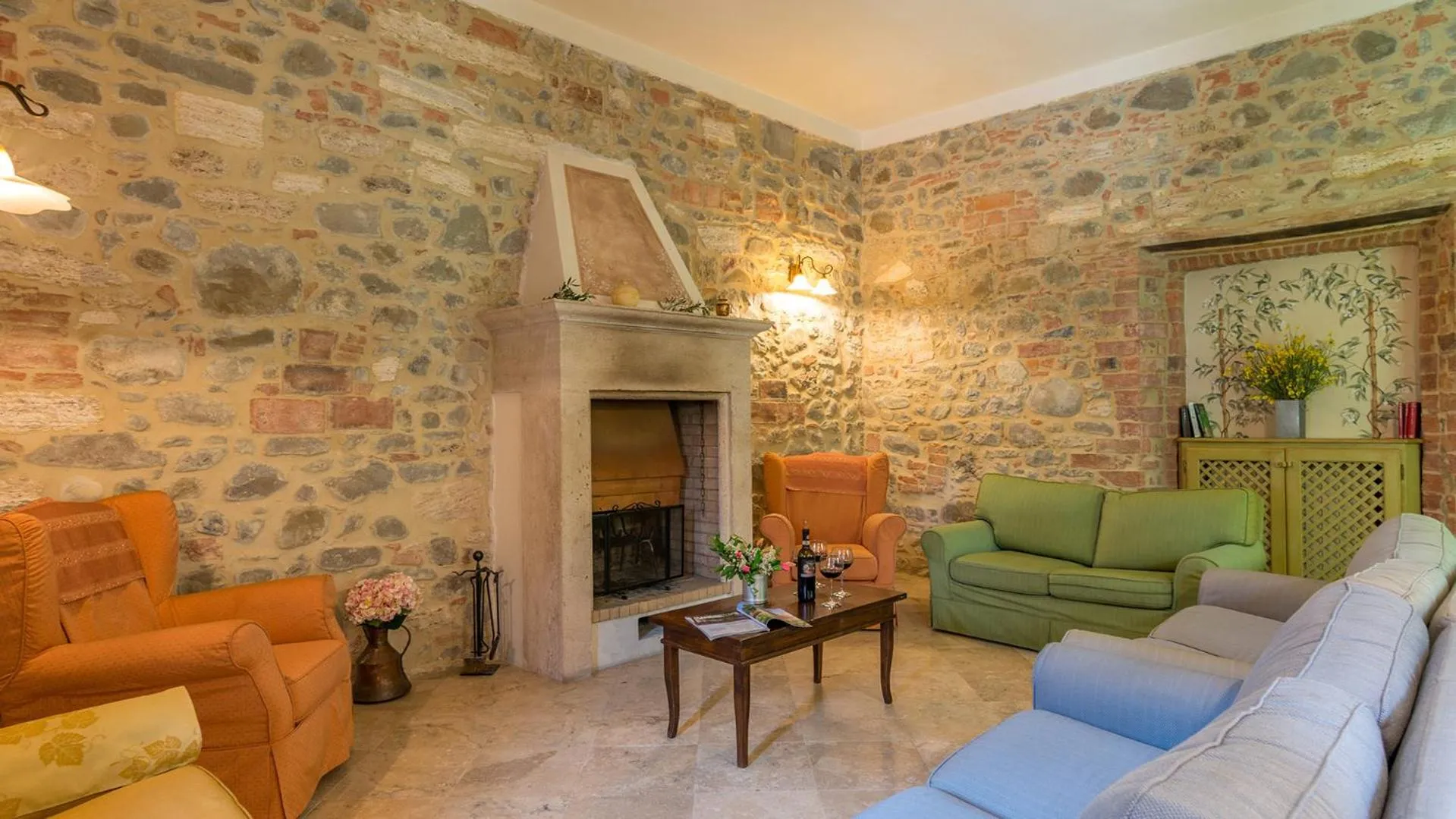 Villa Le Chiarne 22, Emma Villas