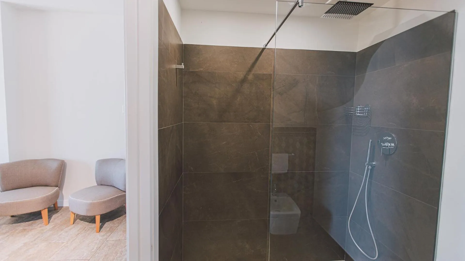 Bathroom in Villa Triscele 10, Emma Villas