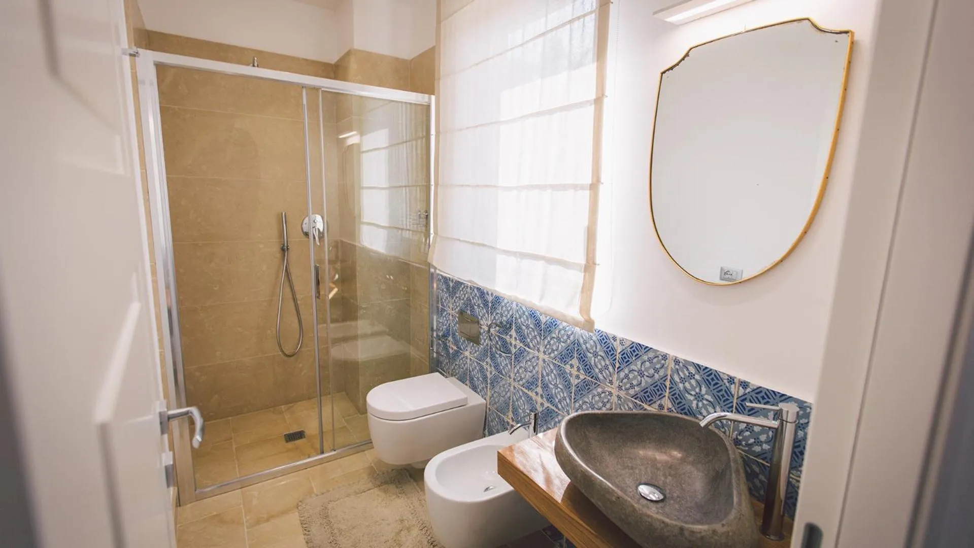 Bathroom in Villa Triscele 10, Emma Villas
