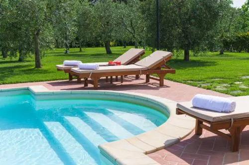Vinciluna 4, Emma Villas